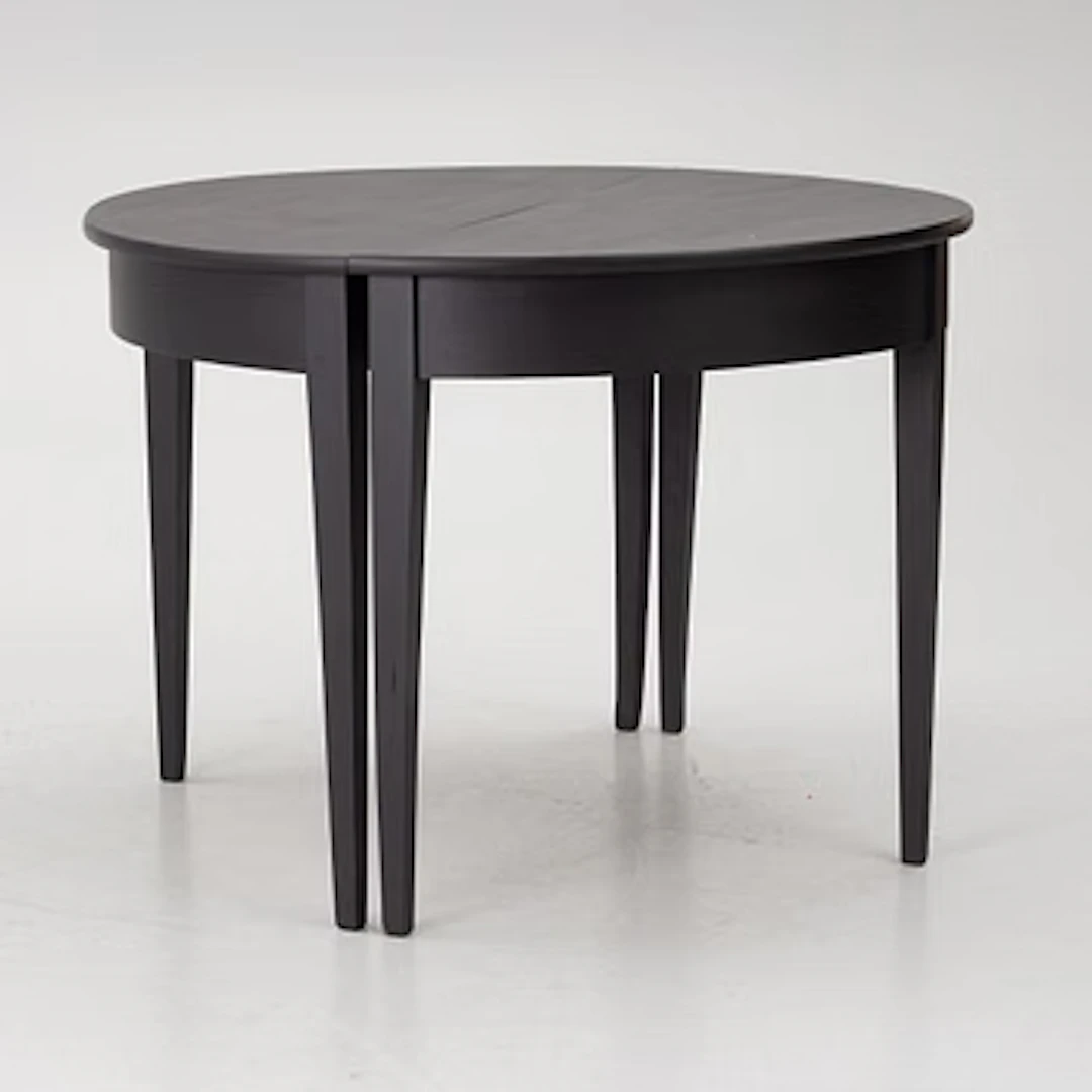 Dining table, early 20th century.