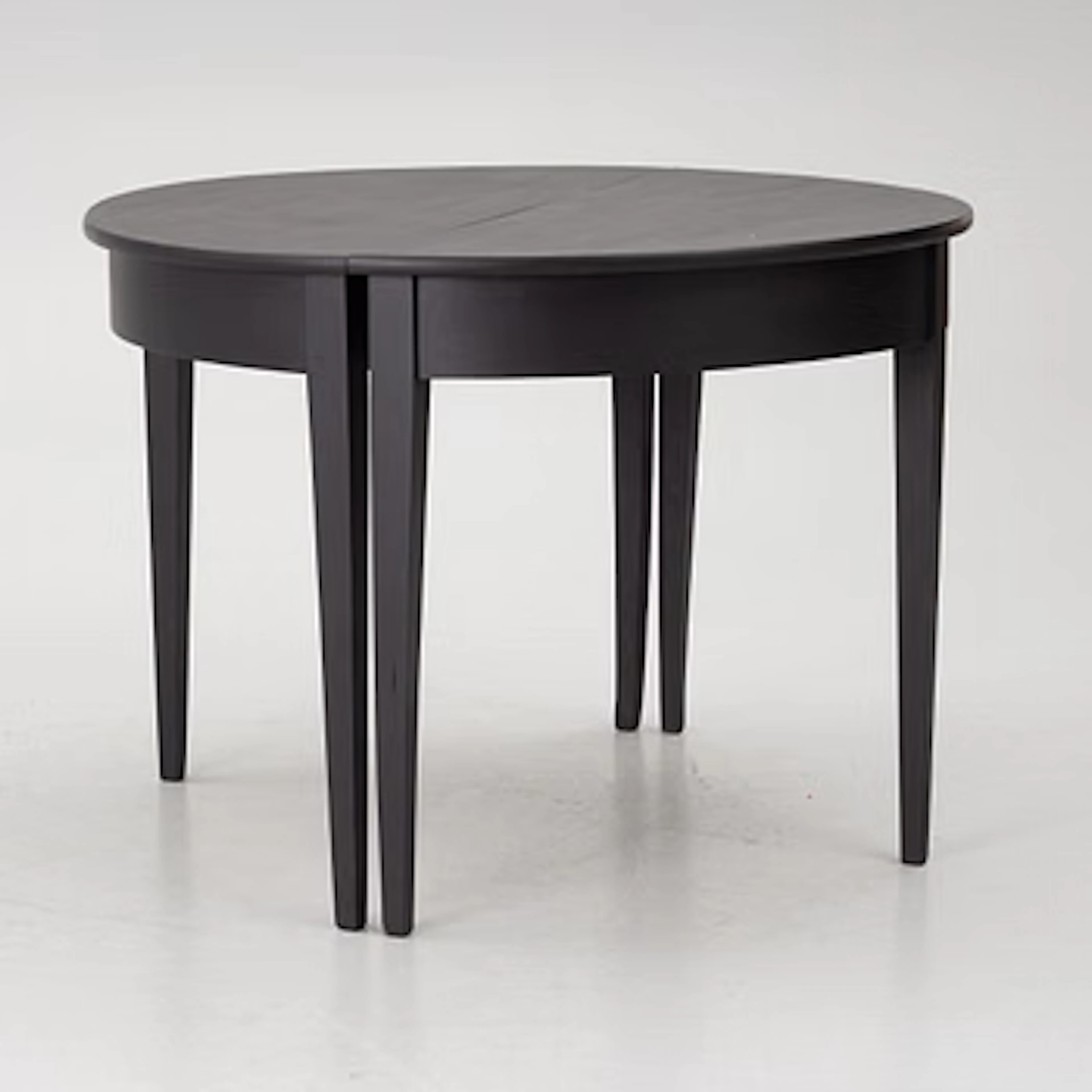 Dining table, early 20th century.