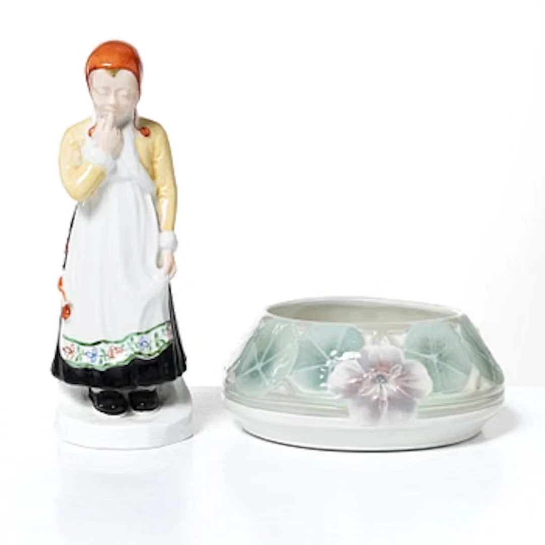 Hilma Persson-Hjelm, "Jössehärad", a porcelain figurine and an Art