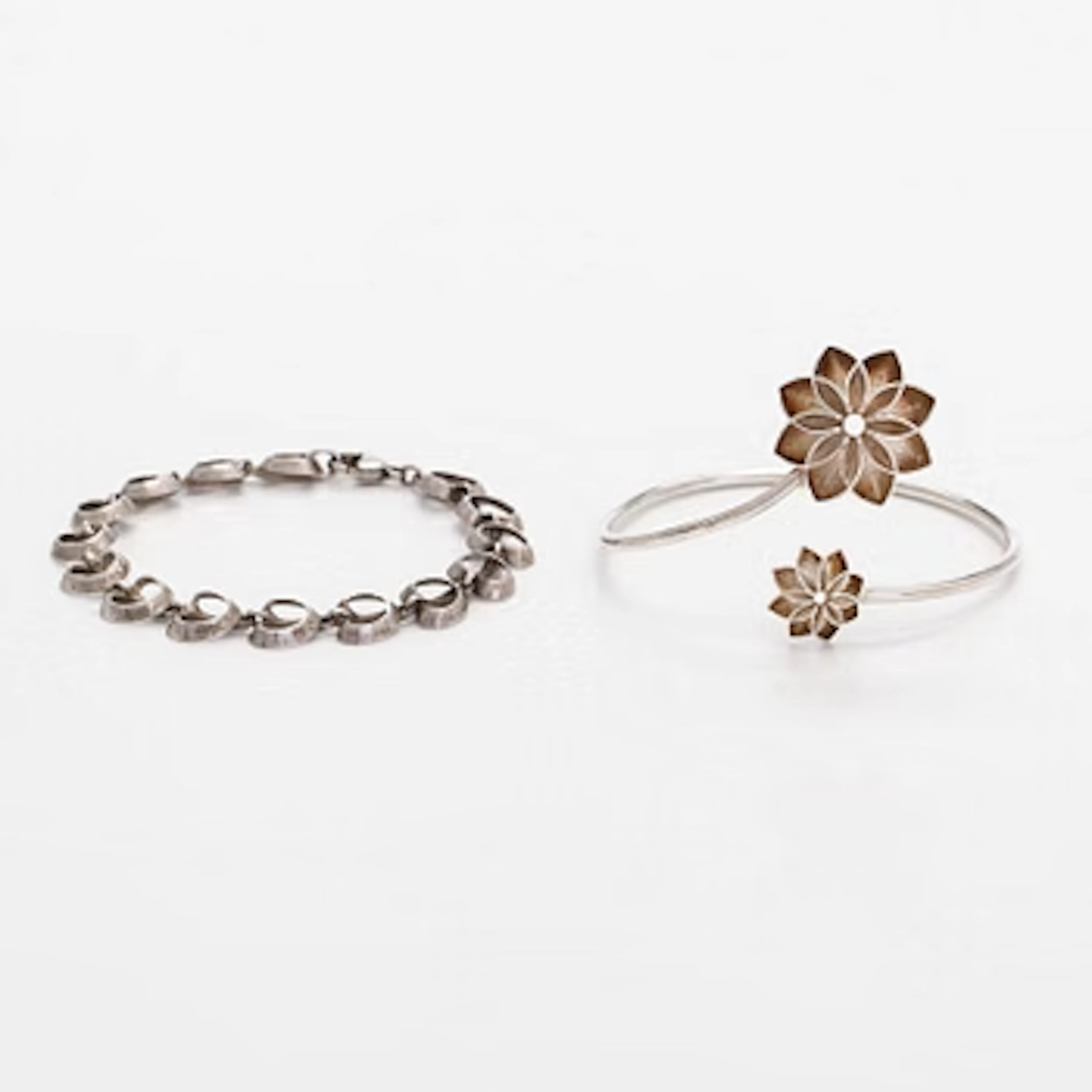 Inni Pärnänen, Bracelets, 2 pcs, "Hurma" and "Silmu",silver, Lumoava.