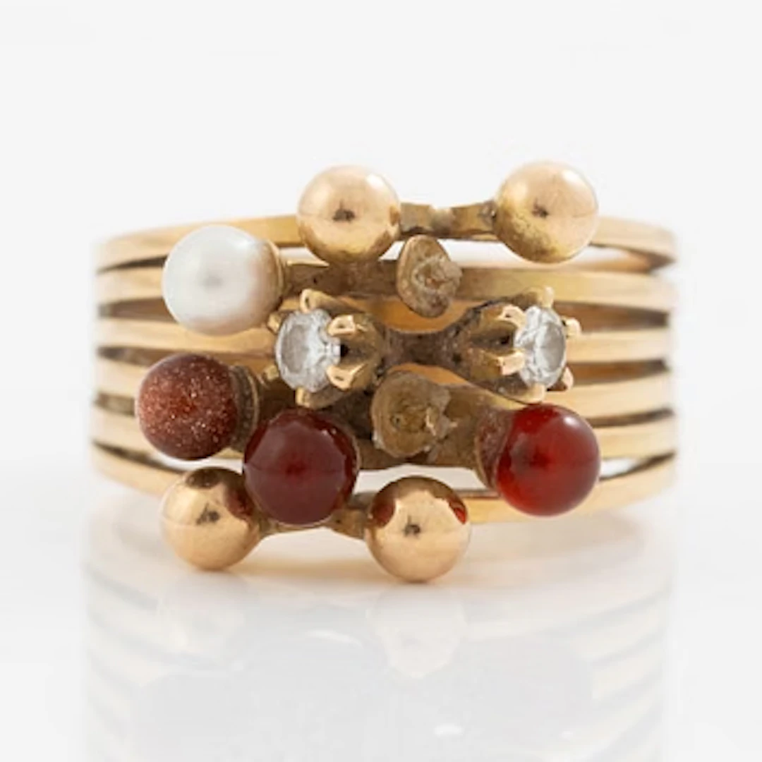 Theresia Hvorslev, ring 18K gold with, among other things, carnelian