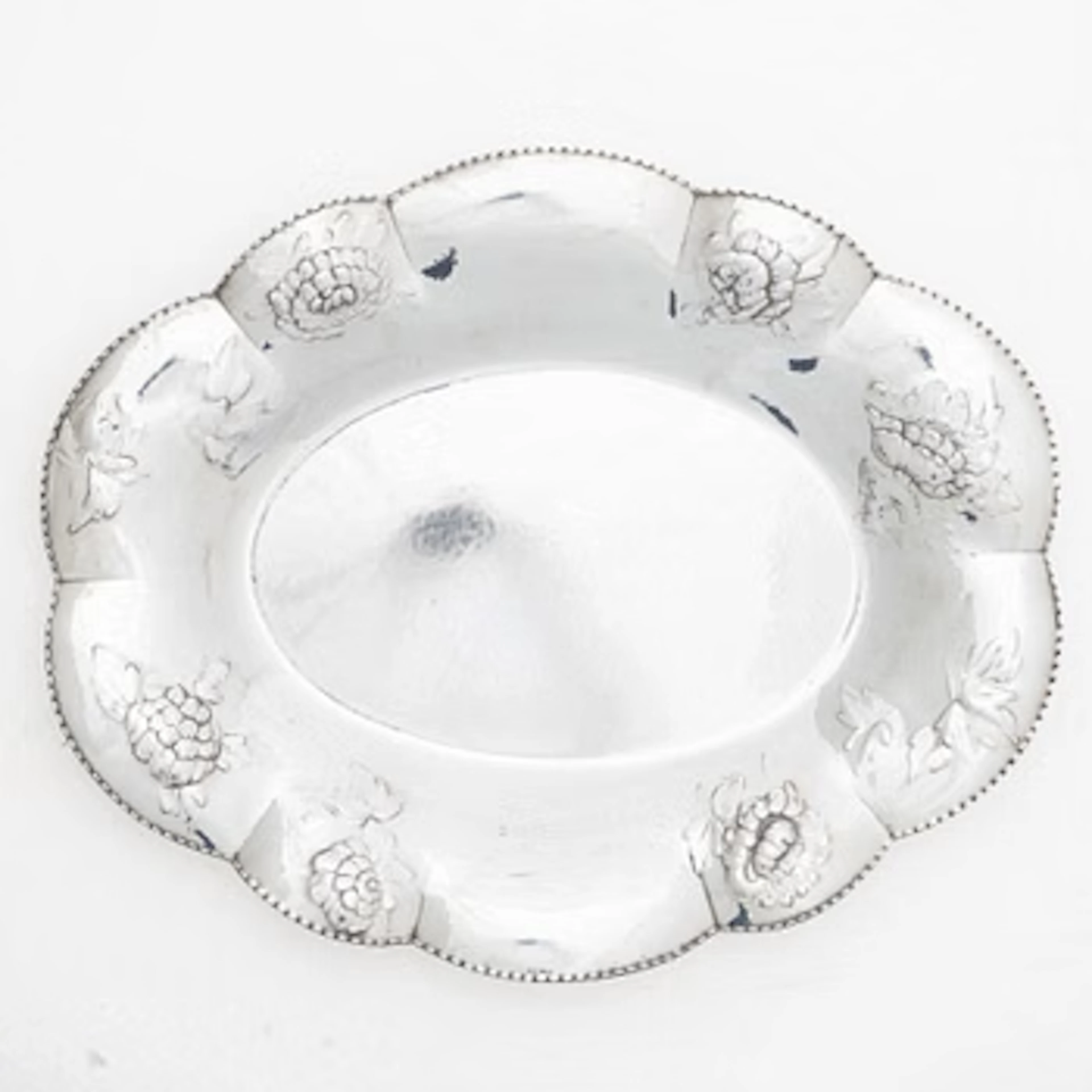 Tray/large dish, silver, Swedish import mark Sam Pettersson, Norrköping 1919.