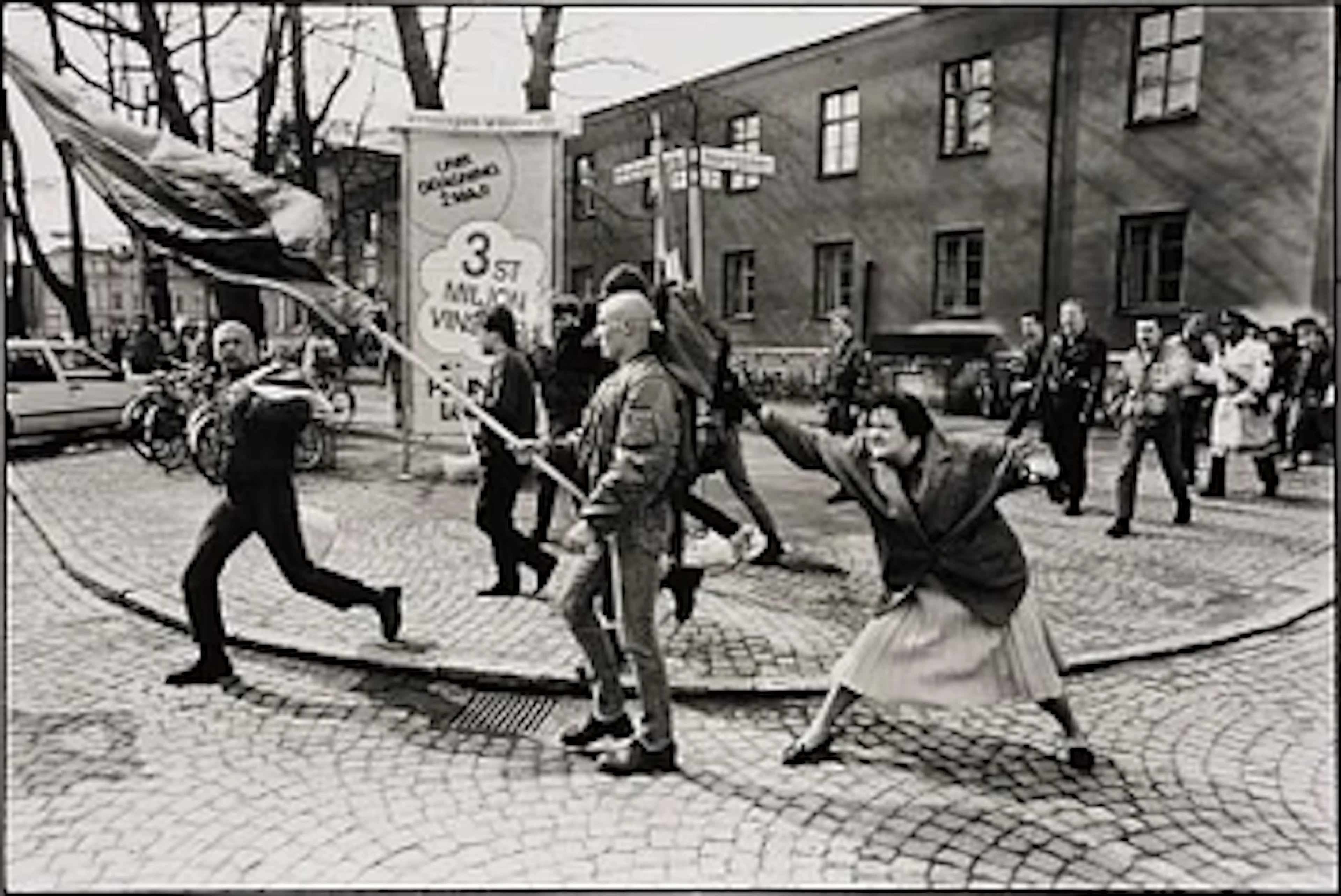 Hans Runesson, "Kvinnan med handväskan", 1985.