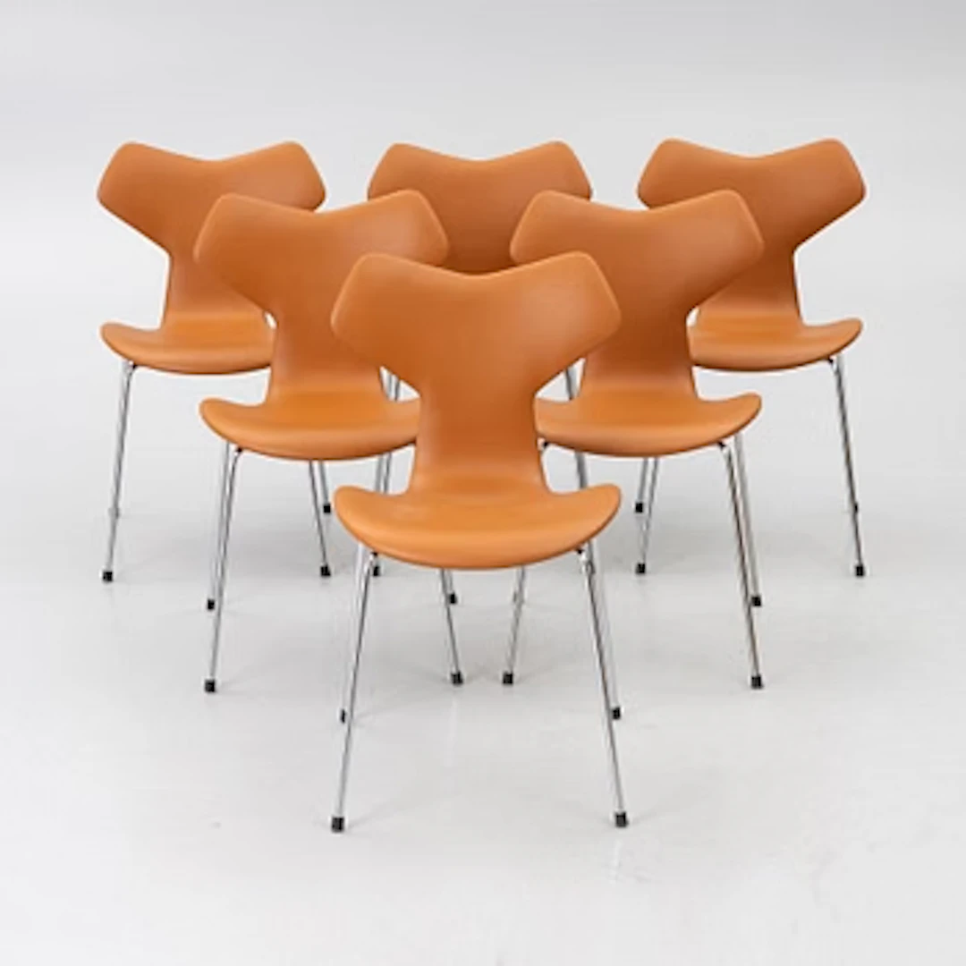 Arne Jacobsen, A set of six chairs, “Grand Prix”, Fritz Hansen.