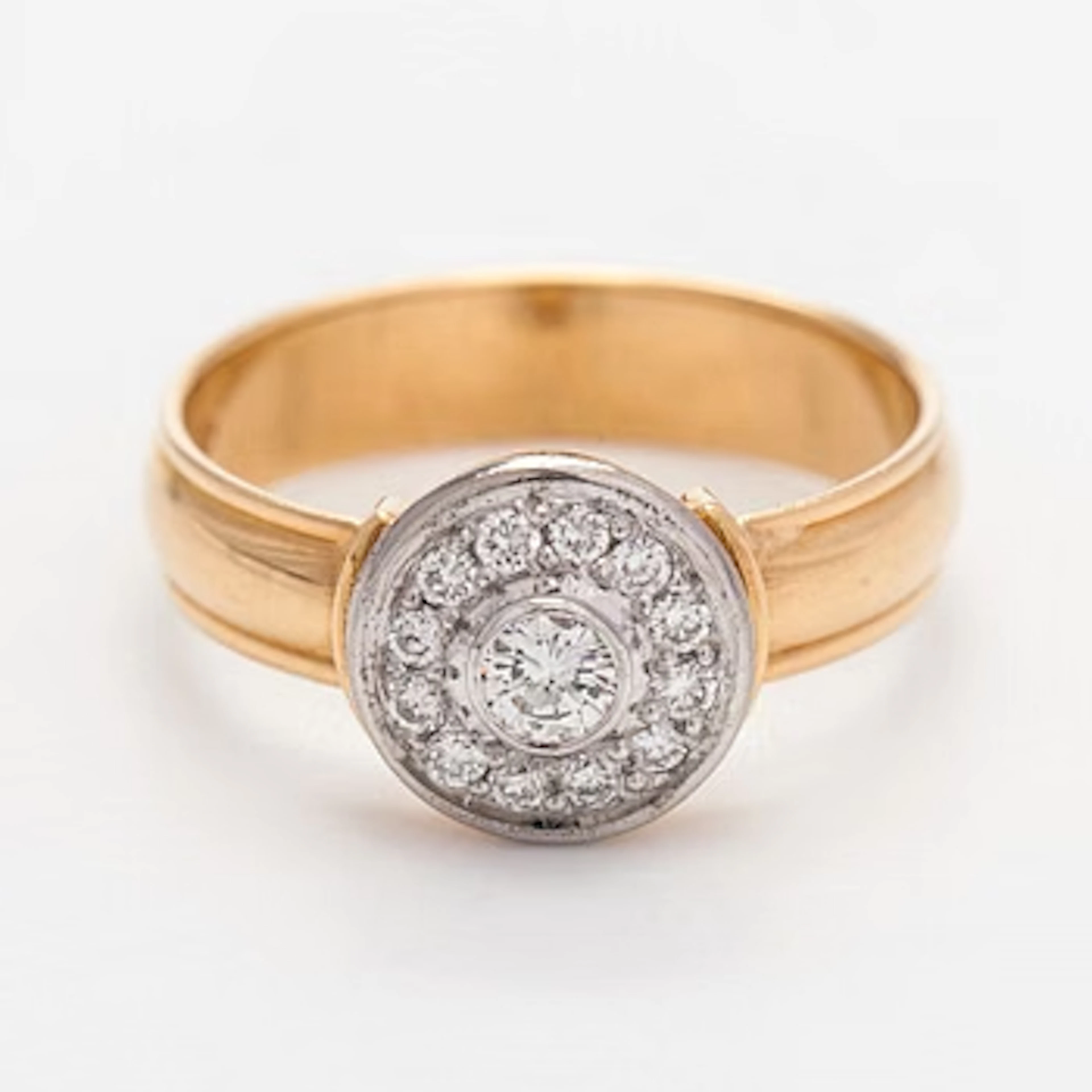 Ring, brilliant cut diamonds, 18K gold, Kultakeskus 1998.