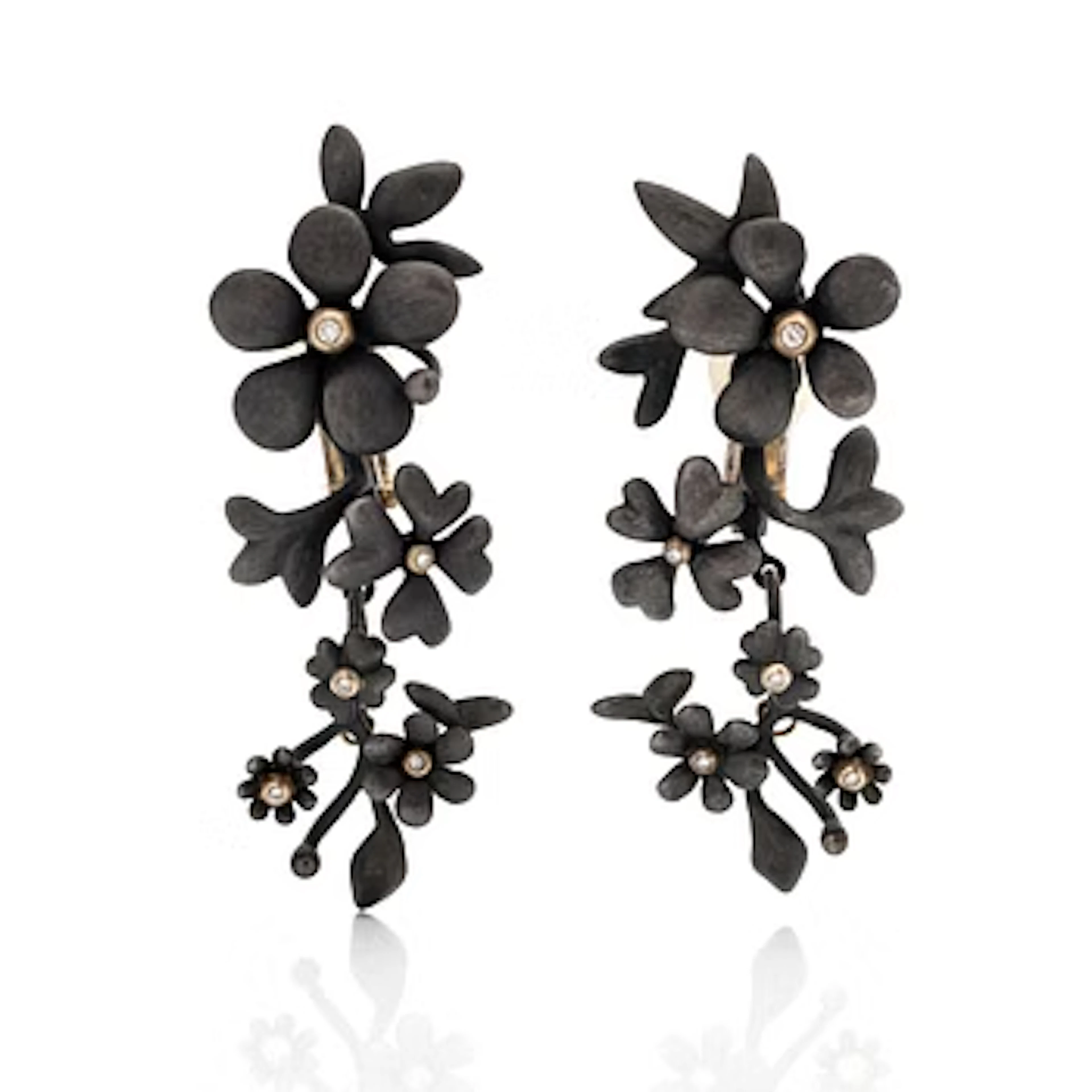 Ole Lynggaard, Earrings, a pair, "Forest", oxidised silver with red