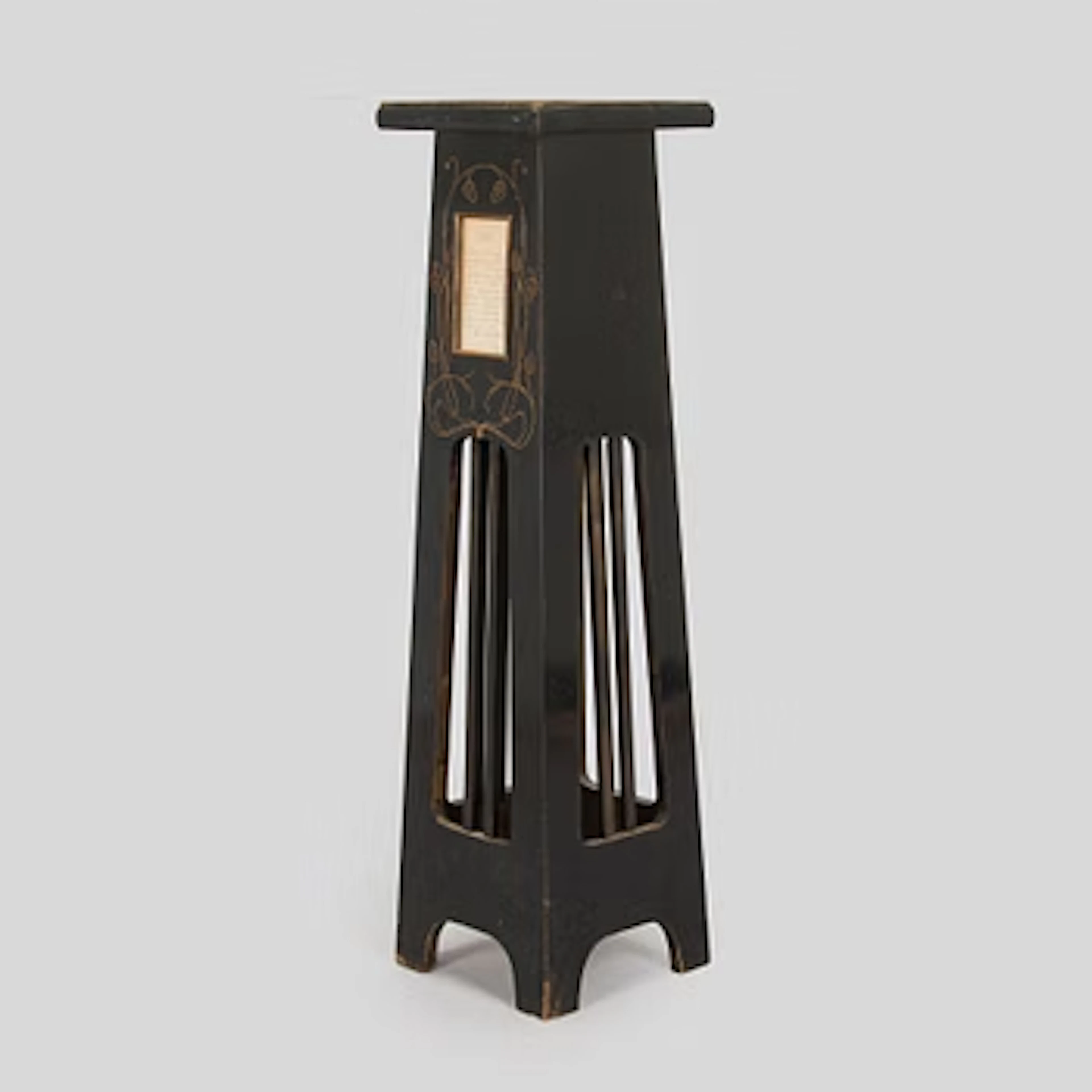 Flower pedestal, early 20th century.