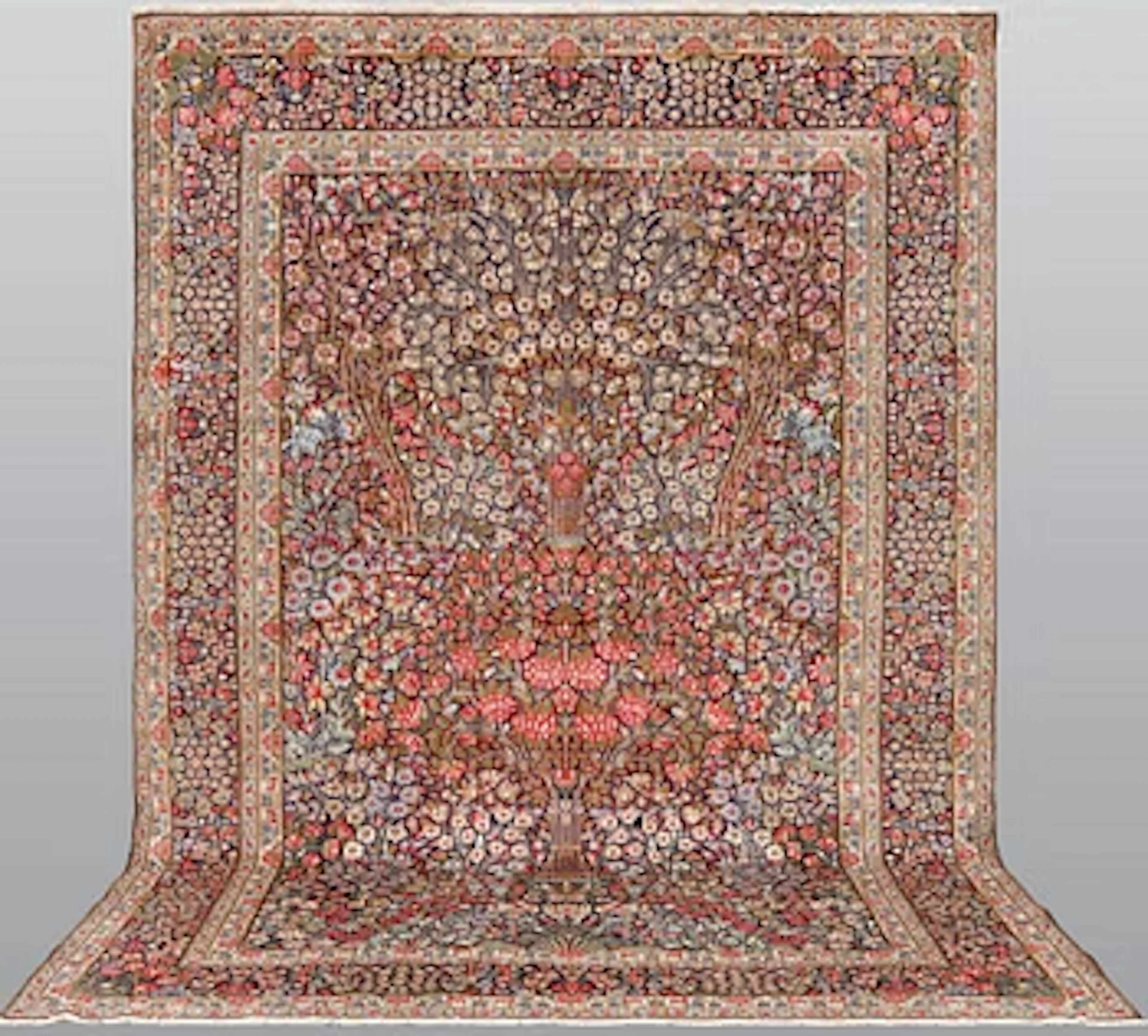 A Kerman carpet, ca 338 x 230 cm.