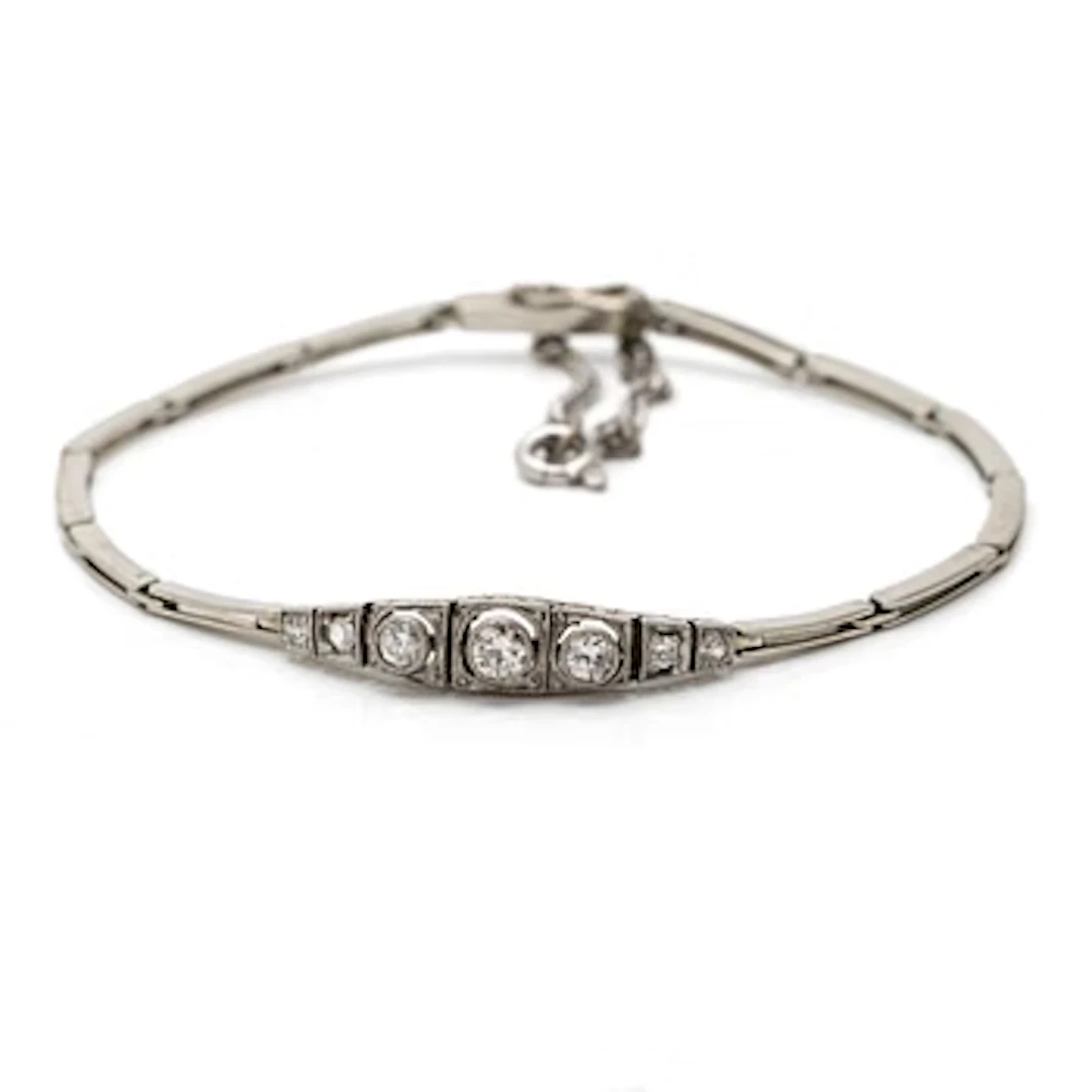 Art Deco 18K white gold and platinum bracelet with diamonds.