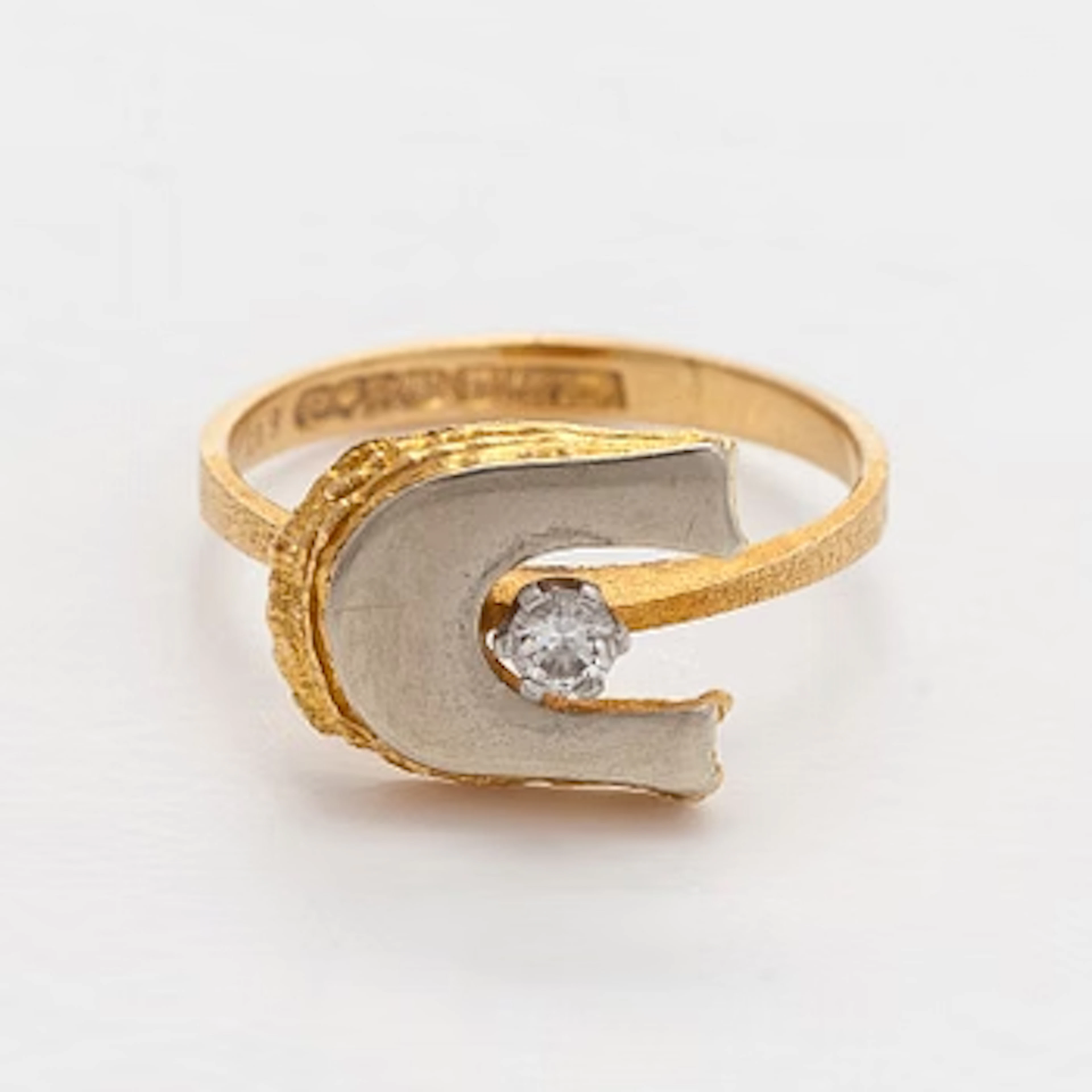 Juhani Linnovaara, “Legato” ring, brilliant-cut diamond, 18K gold