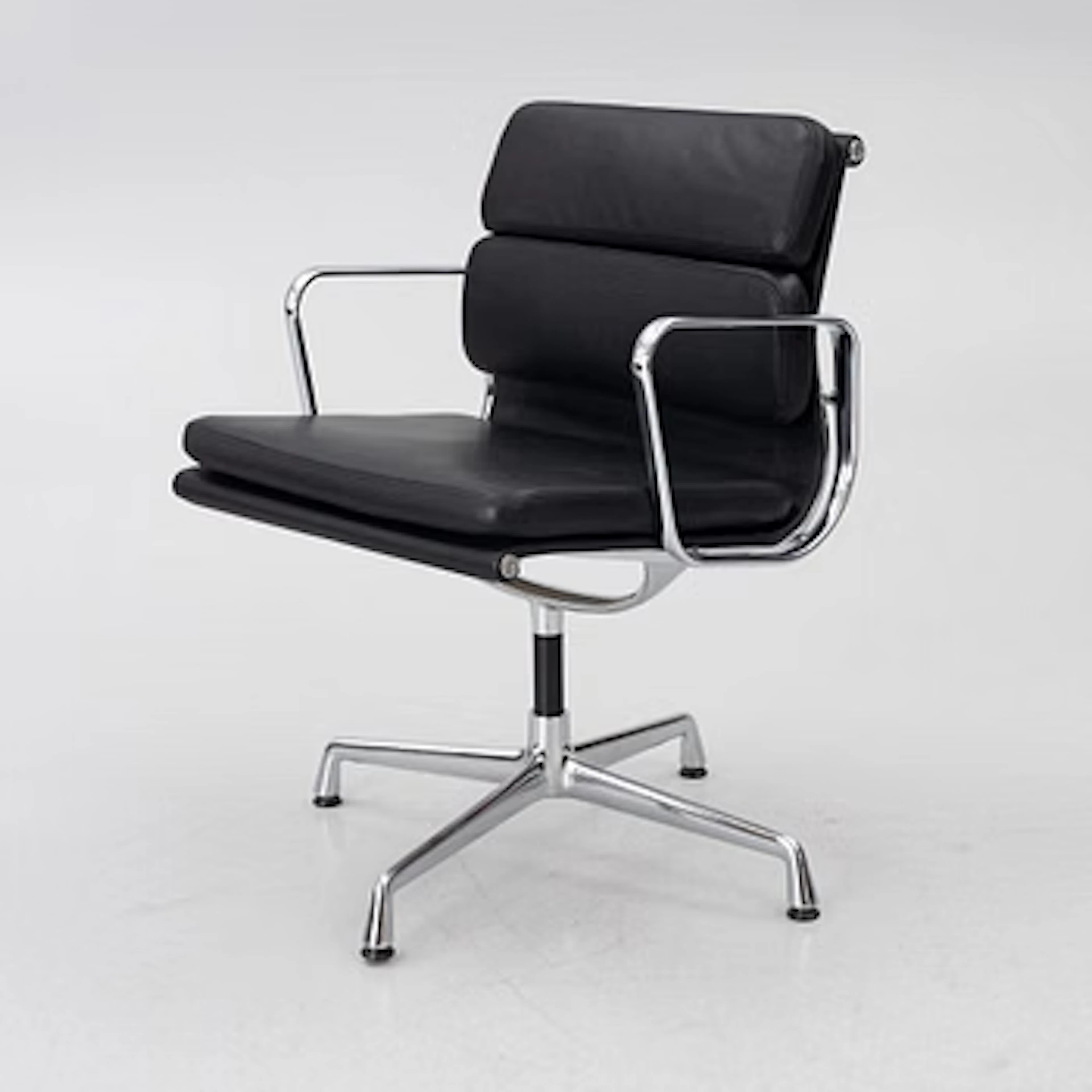 Charles & Ray Eames, Chair, “Soft Pad Alu Chair”, model EA208, Vitra.