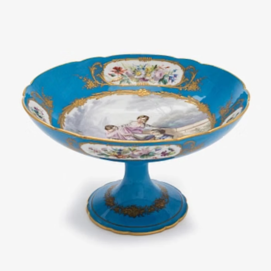 A footed porcelain bowl, Sèvres-like mark, around 1900.