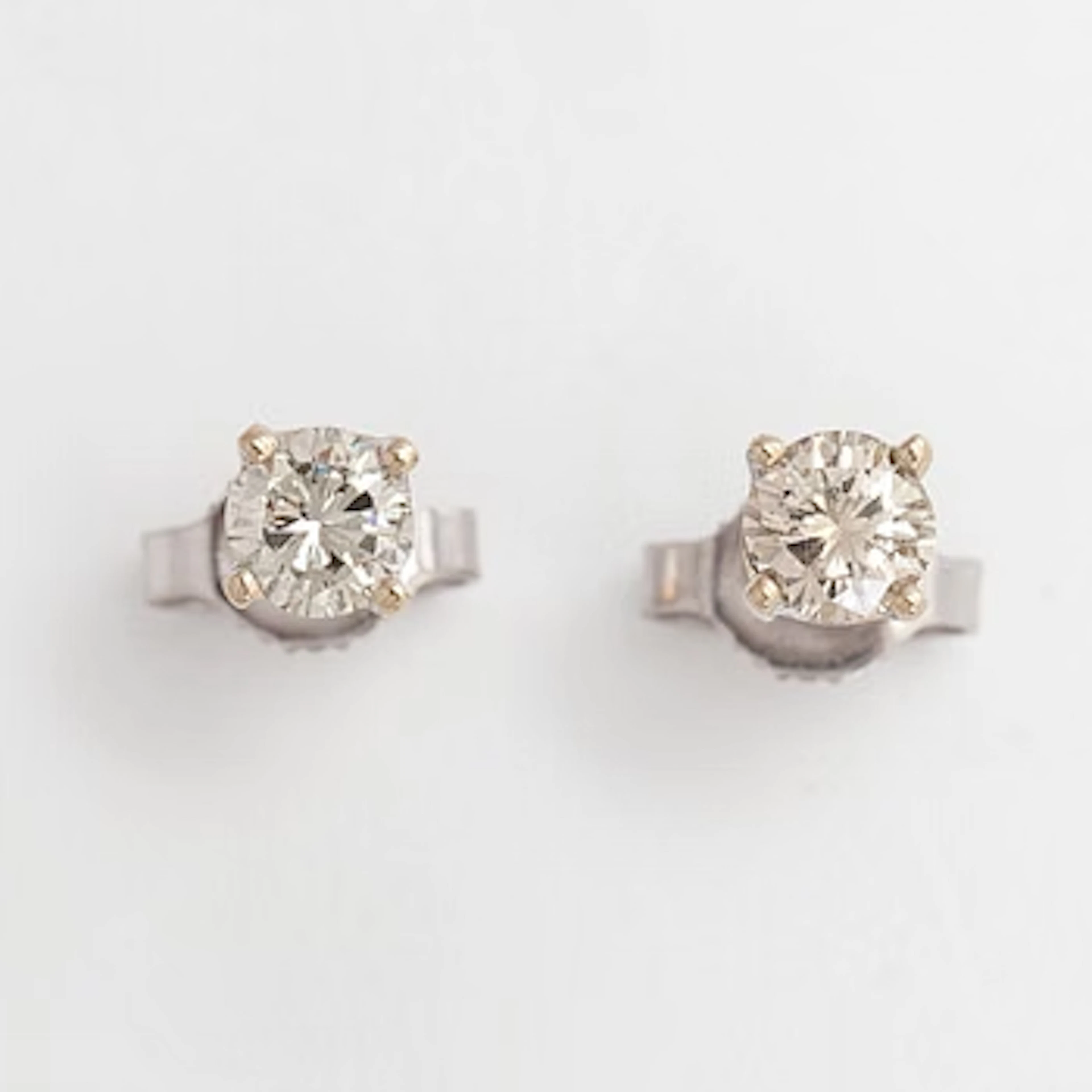 Earrings, brilliant-cut diamonds circa 0.40 ct in total, 14K white gold.