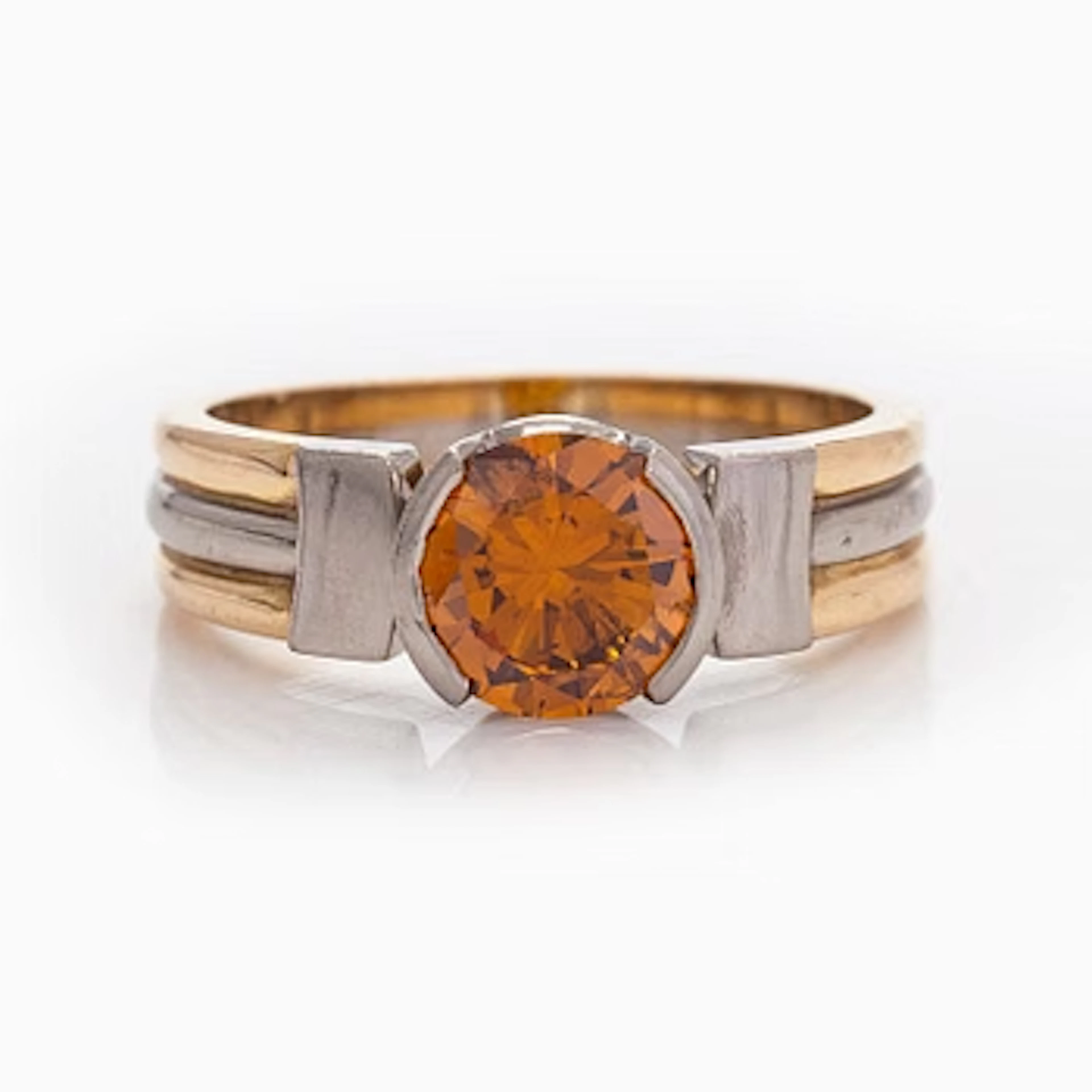 Ring, brilliant-cut brownish orange diamond circa 1.30 ct, 18K gold