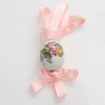 A Russian porcelain Easter egg from around the turn of the 20th Century.