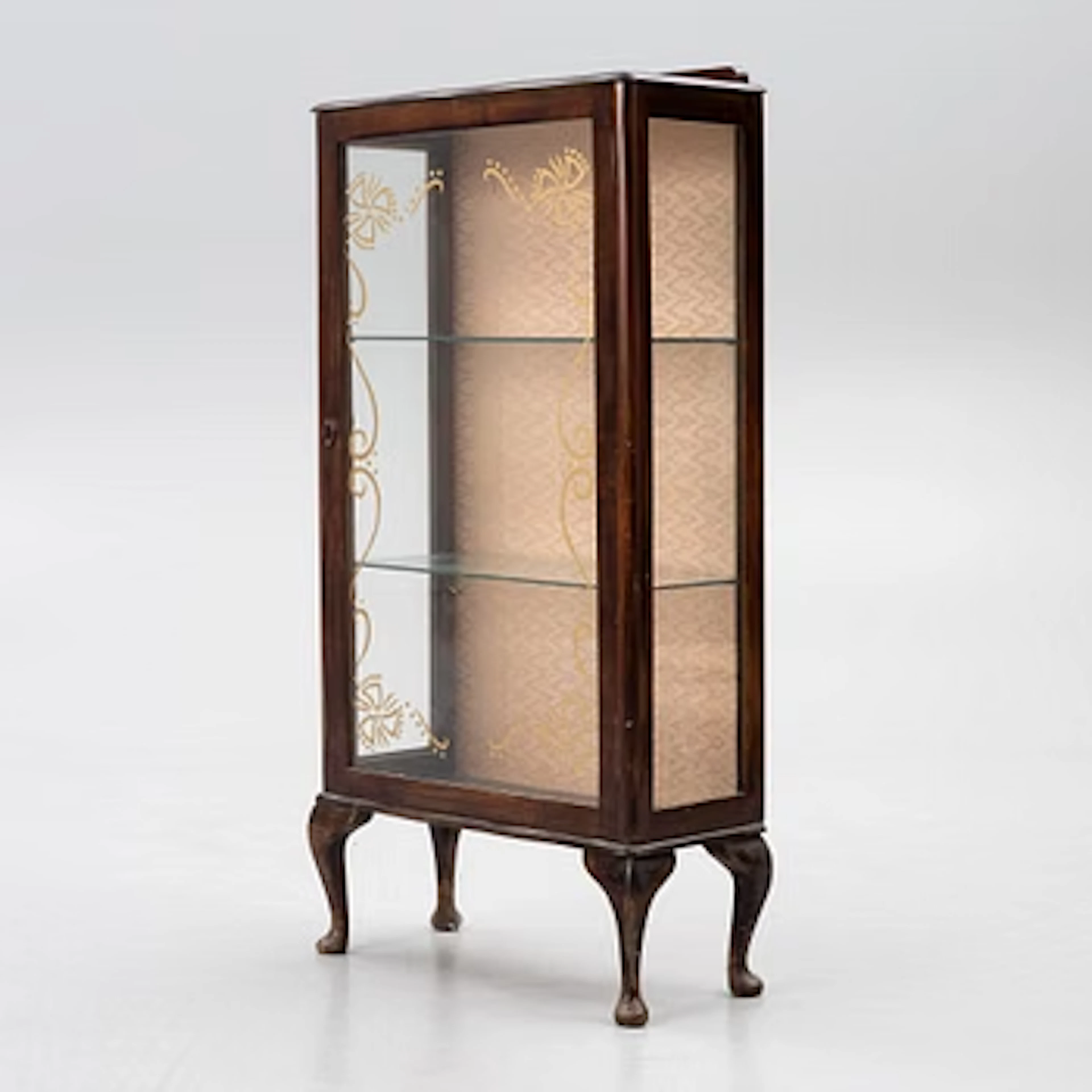 A display cabinet, first half of the 20th century.