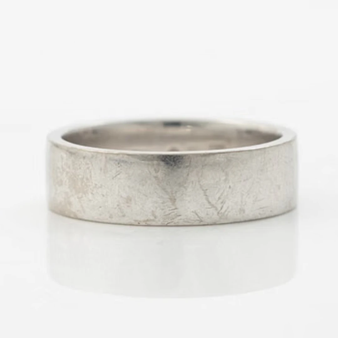 18K white gold ring, Lantz, Stockholm 2011.