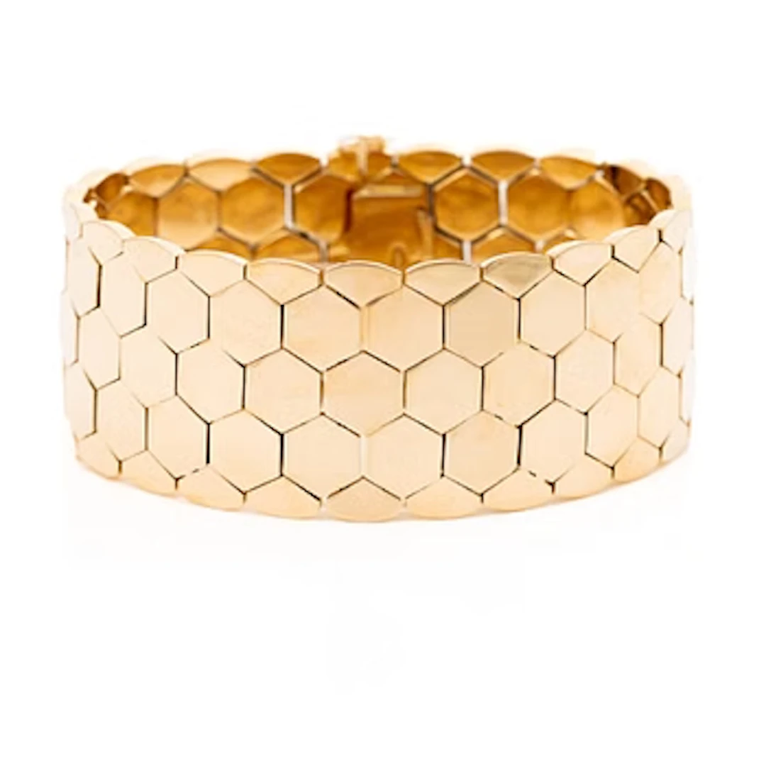 18K gold bracelet.