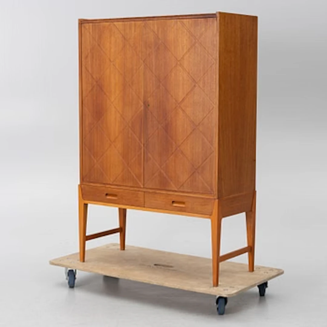 Eric Johansson, A model 381 cabinet, Abrahamssons Möbelfabrik.