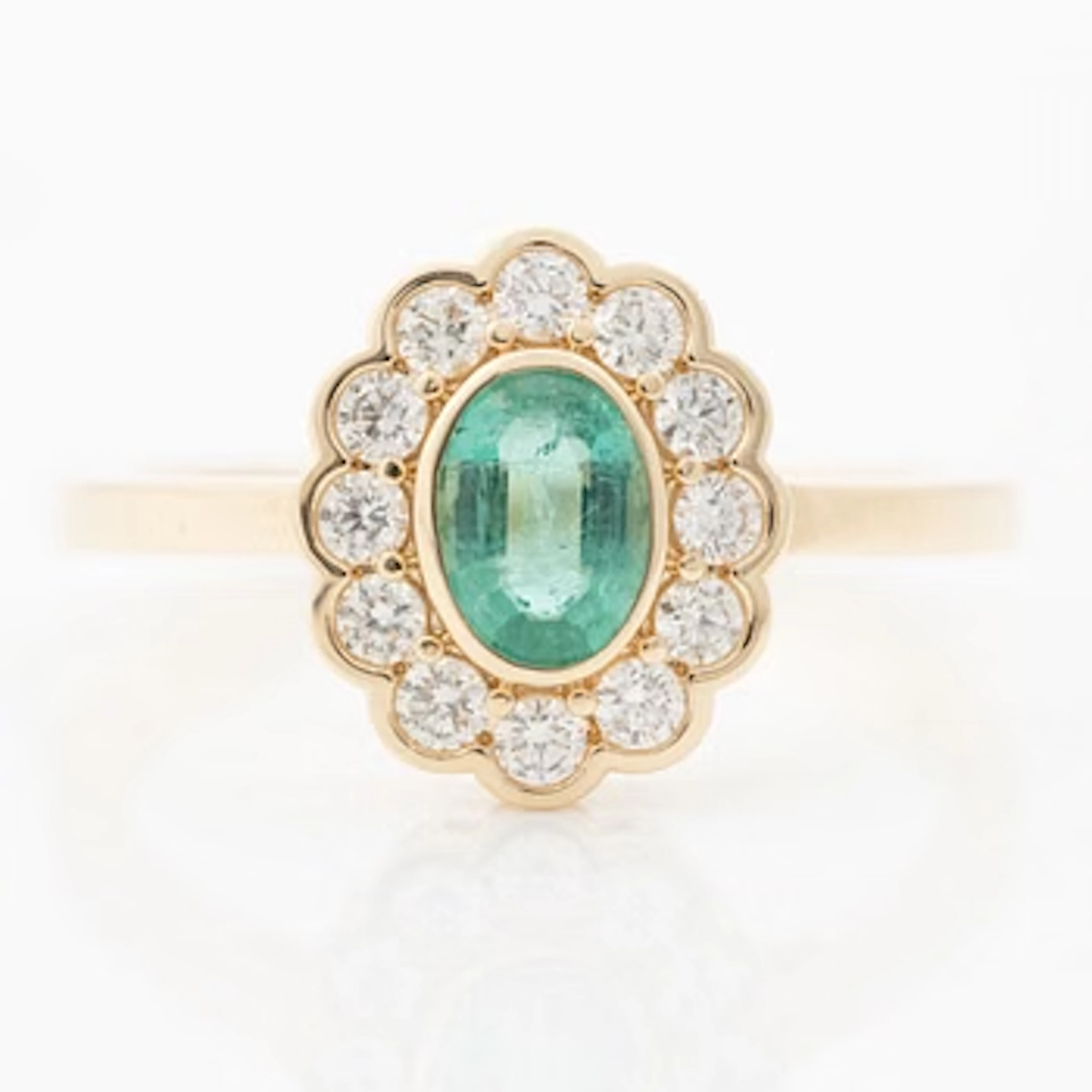 Carmósé ring, 14K gold with emerald and brilliant-cut diamonds.