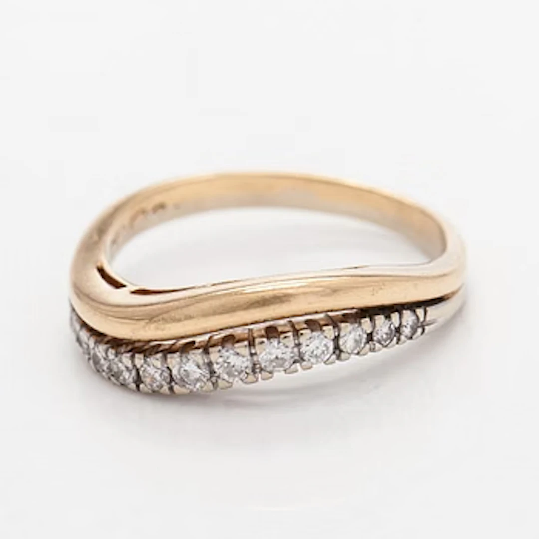 Ring, brilliant cut diamonds, 14K gold and white gold.