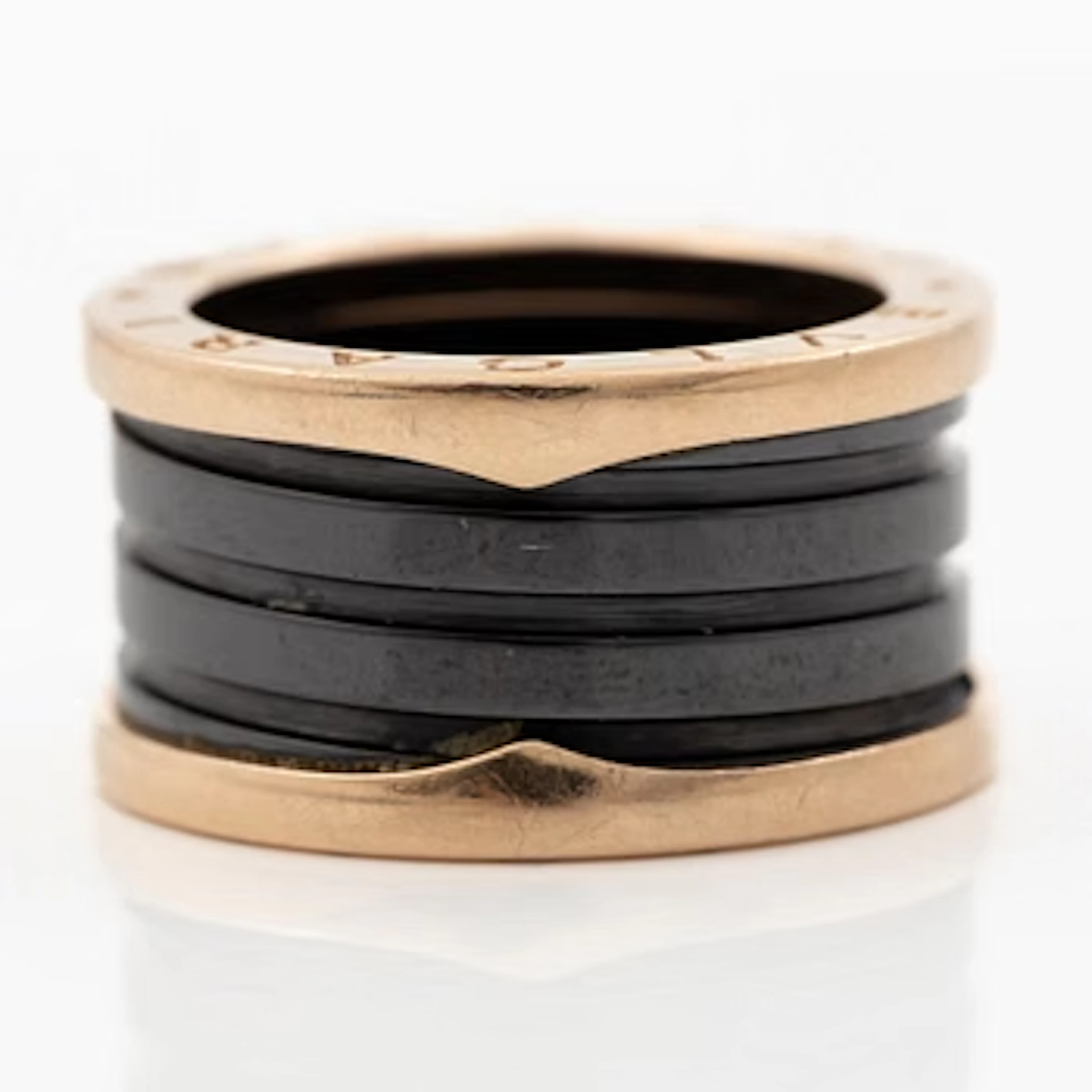 Ring, Bulgari, “B.Zero1”, 18K gold and ceramic.