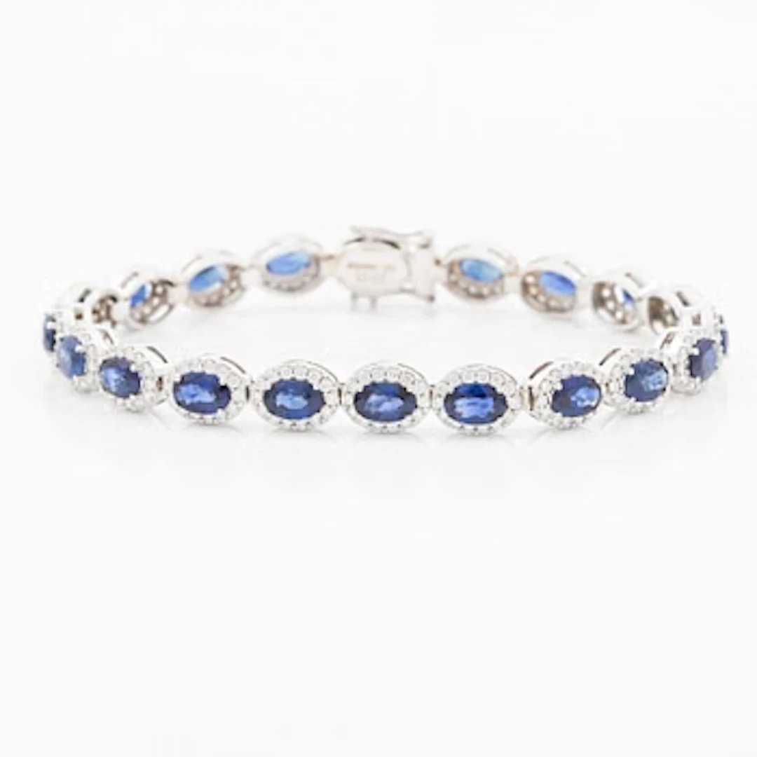 Bracelet 18K white gold with oval faceted sapphires and round brilliant-cut