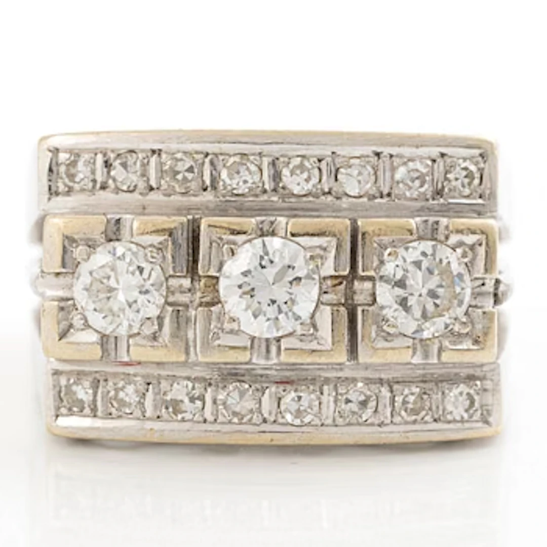 Ring, 18K white gold, set with three brilliant-cut diamonds and octagonal-cut