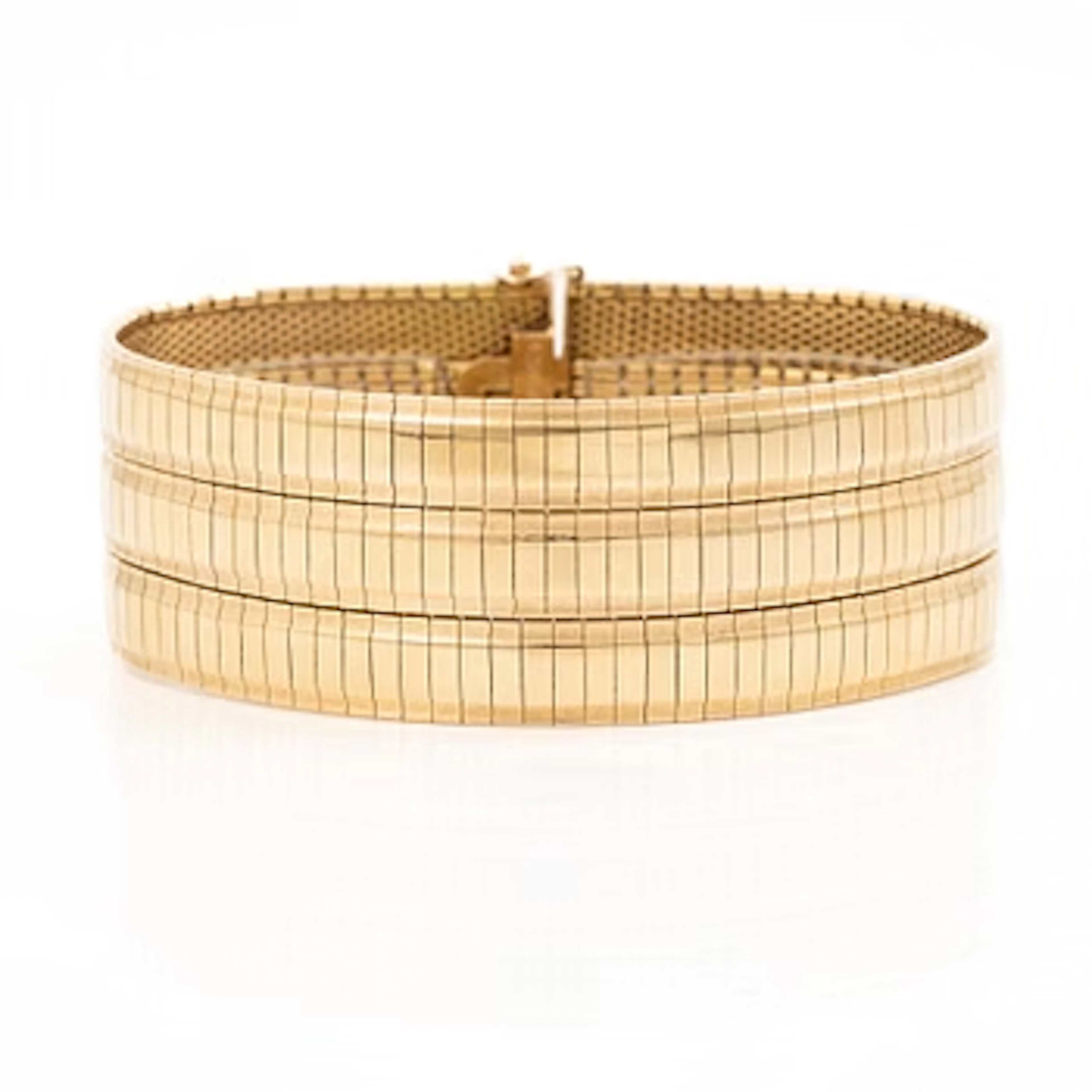 18K gold bracelet.