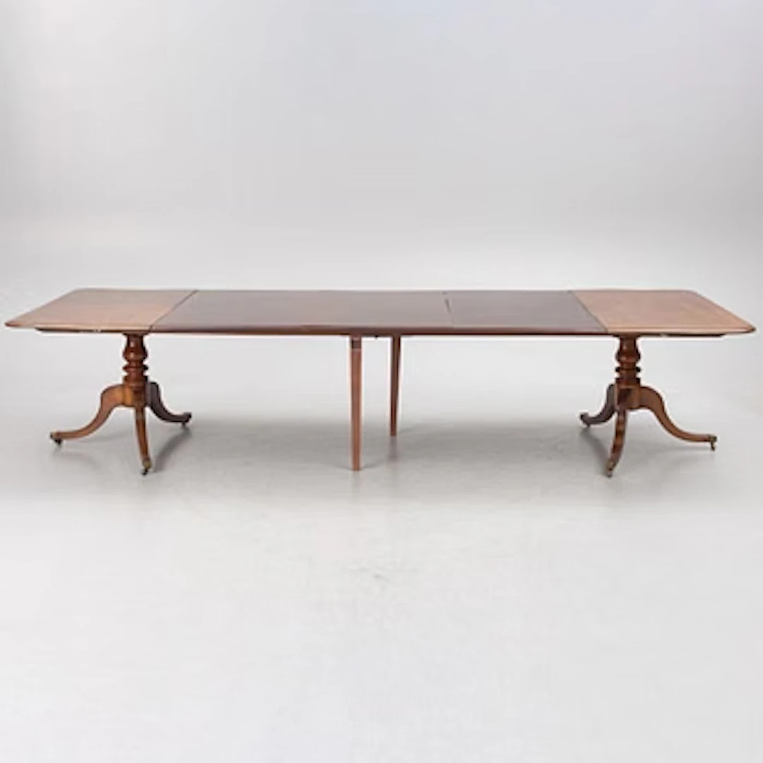 Dining table, England, circa 1900.