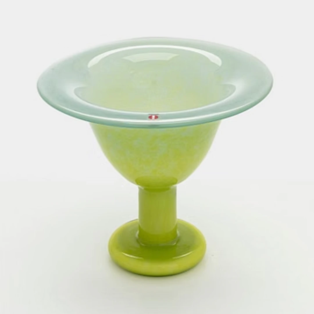 Oiva Toikka, A footed bowl, glass, signed Jorvin sairaala, Oiva Toikka