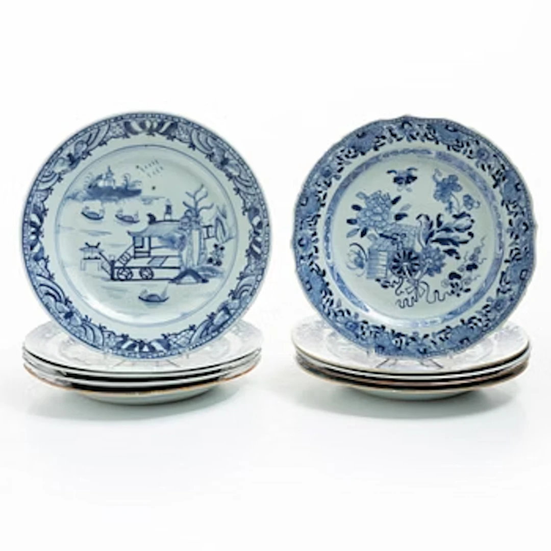 A group of ten Chinese bliue and white export porcelain plates, Qing