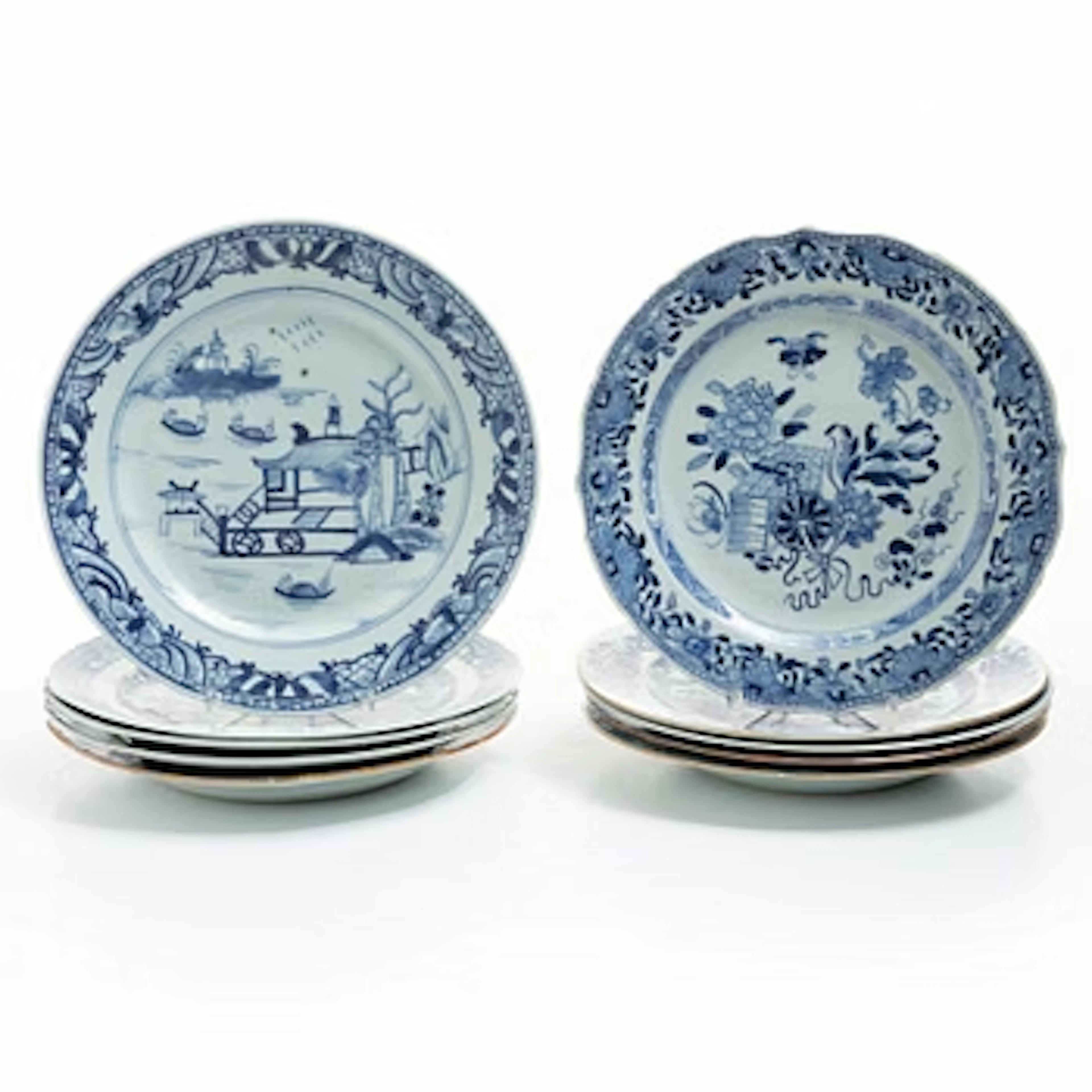 A group of ten Chinese bliue and white export porcelain plates, Qing