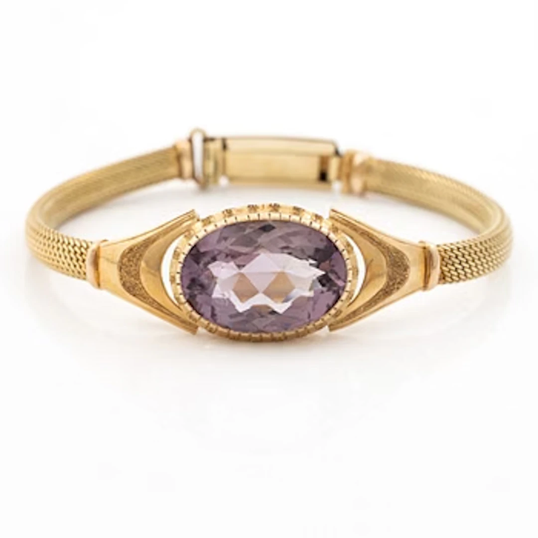 Bracelet, 14K gold with oval-cut amethyst.