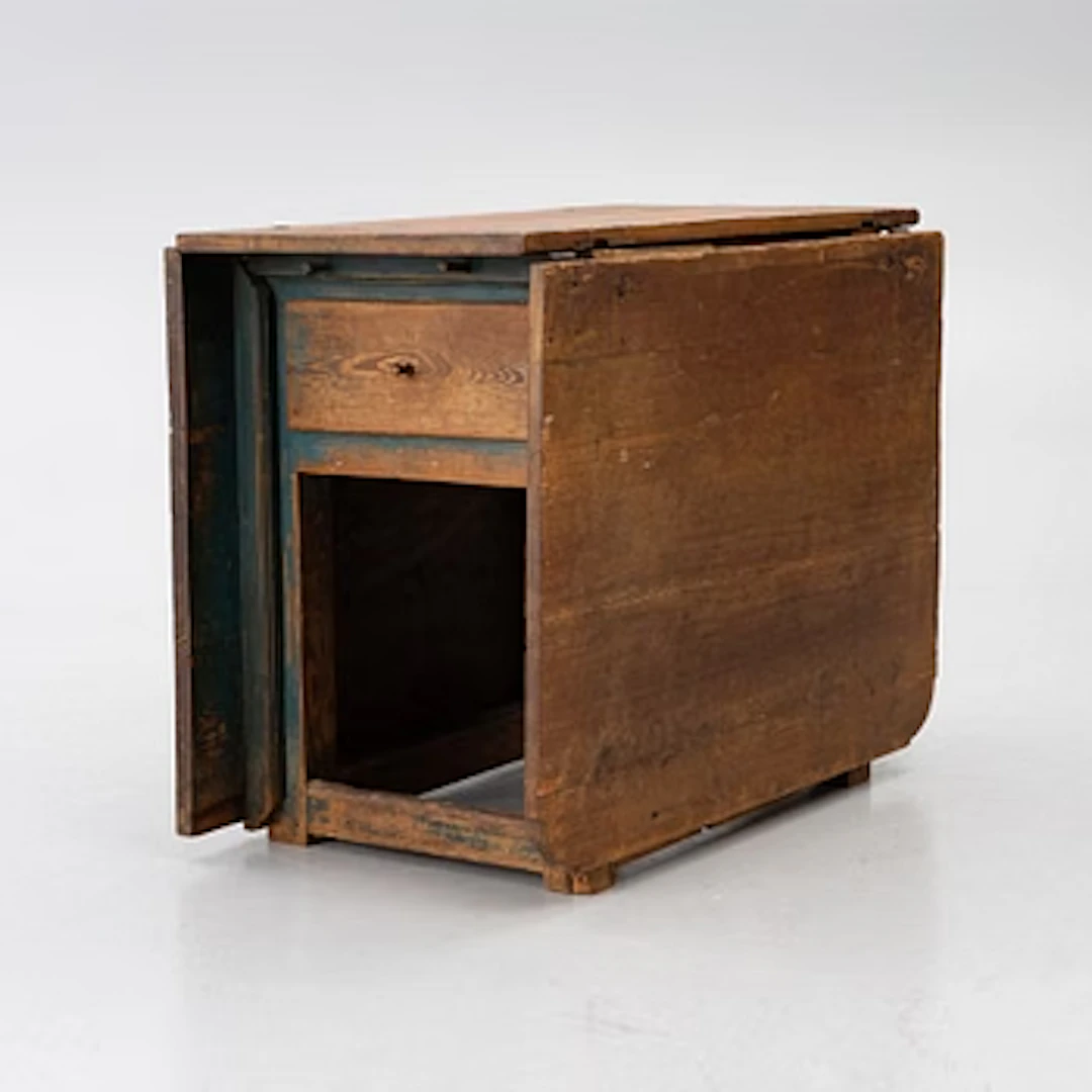 Drop-leaf table, 19th century.