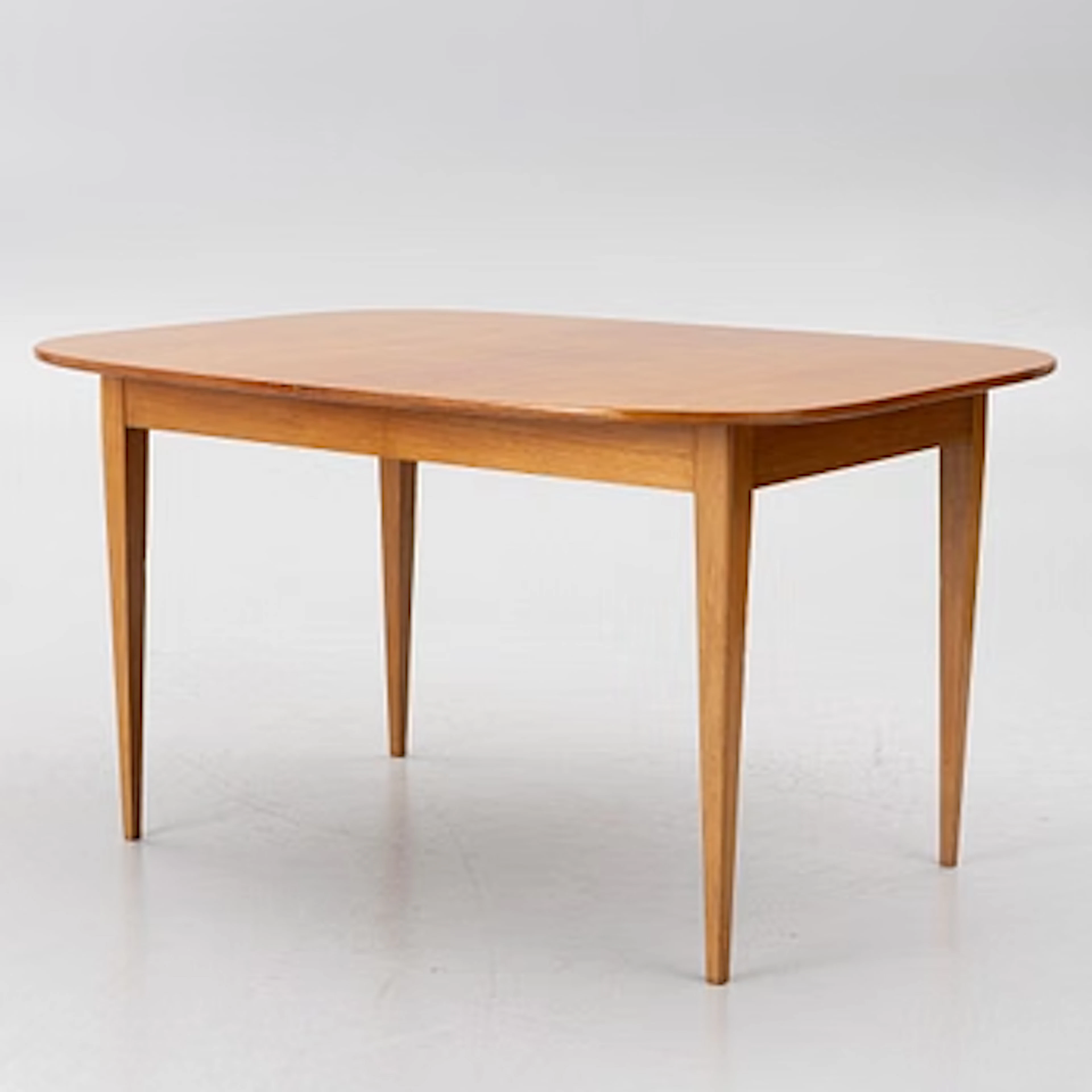 Josef Frank, Dining table, model 947, Firma Svenskt Tenn, pre-1985.