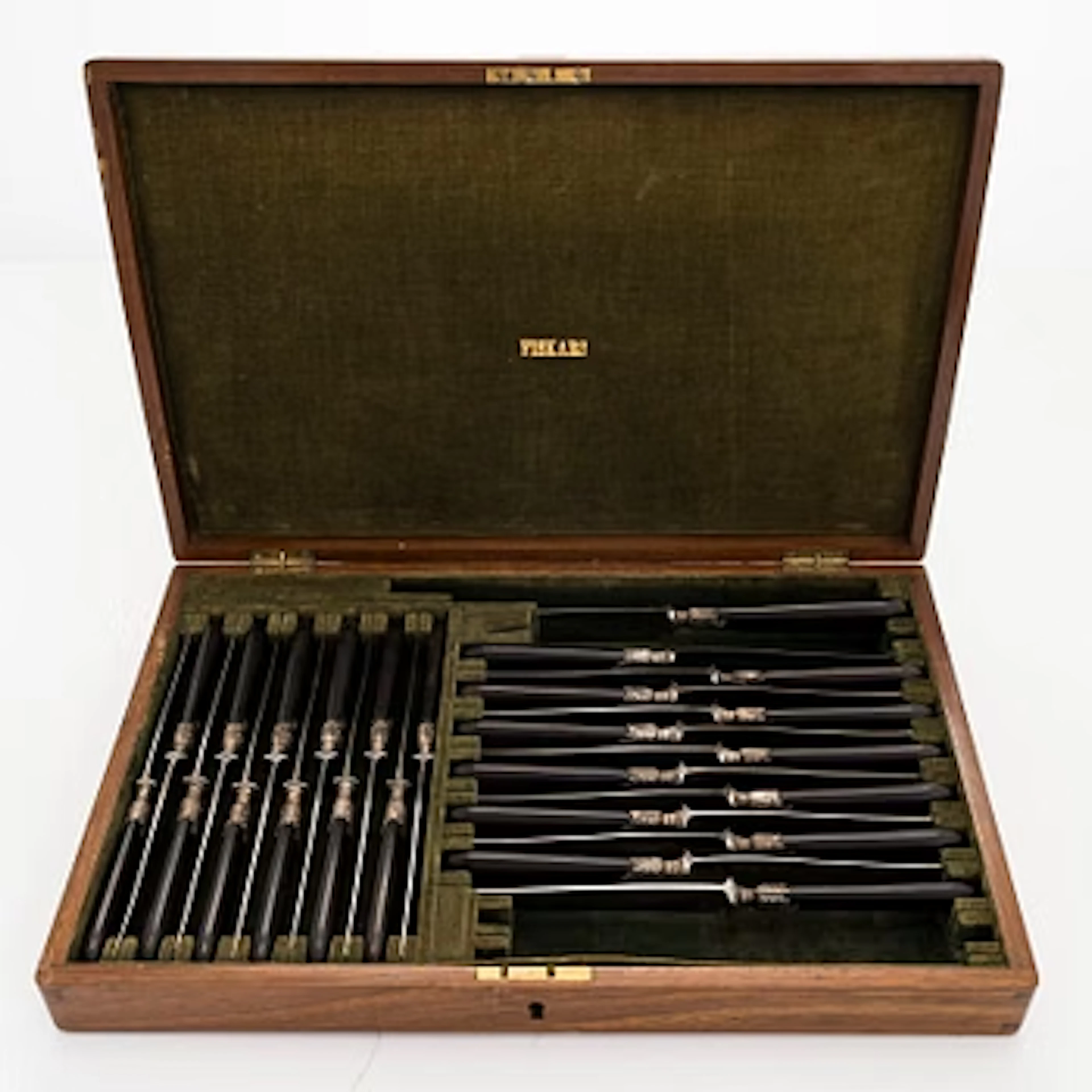 A set of 25 table knives in a in fitted wooden box for Fiskars Ltd 1920s.