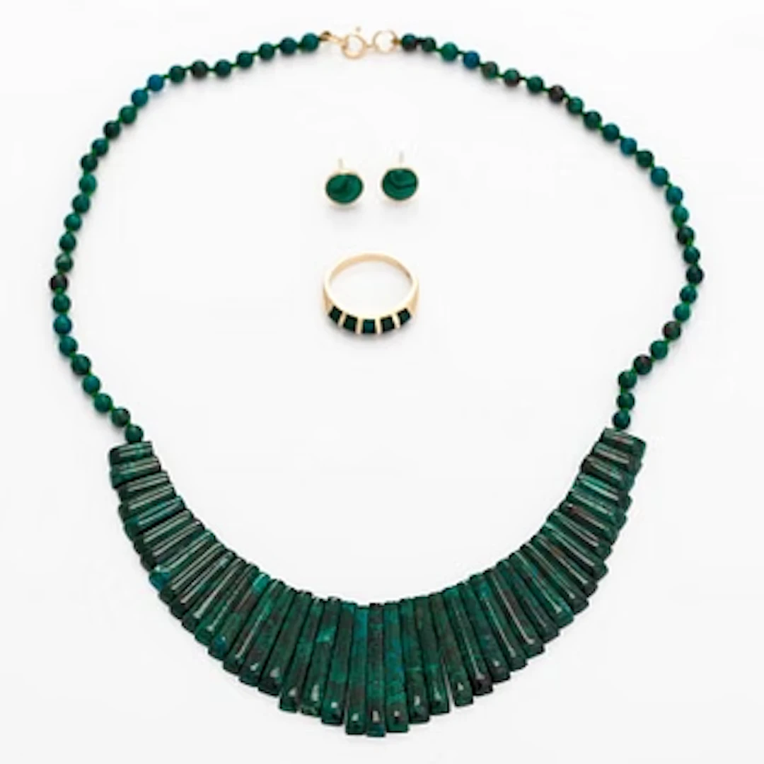 Jewellery set, 3 pieces, necklace, ring and earrings, 14K gold and malachite.