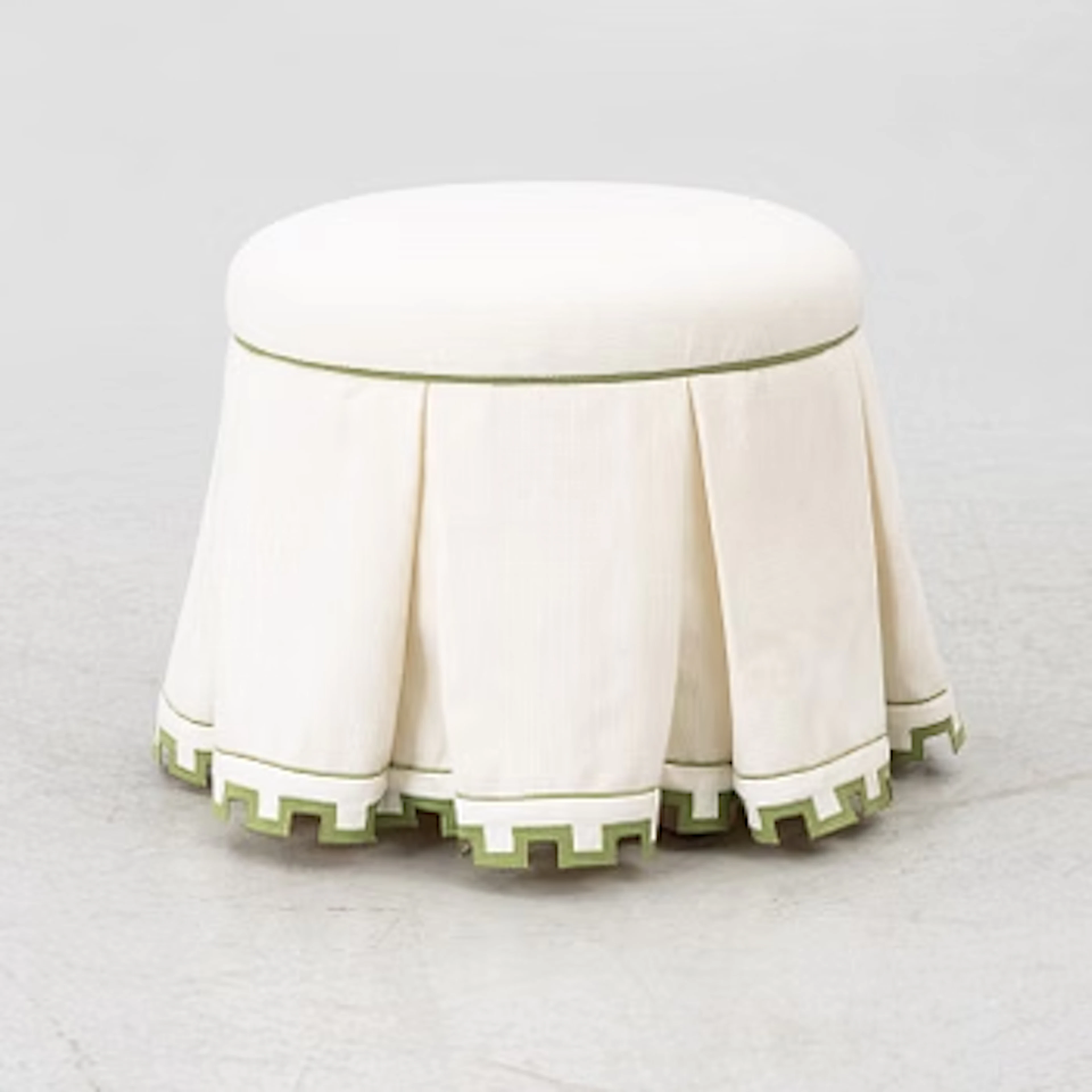 A 'Laurent' pouf, RIJD.
