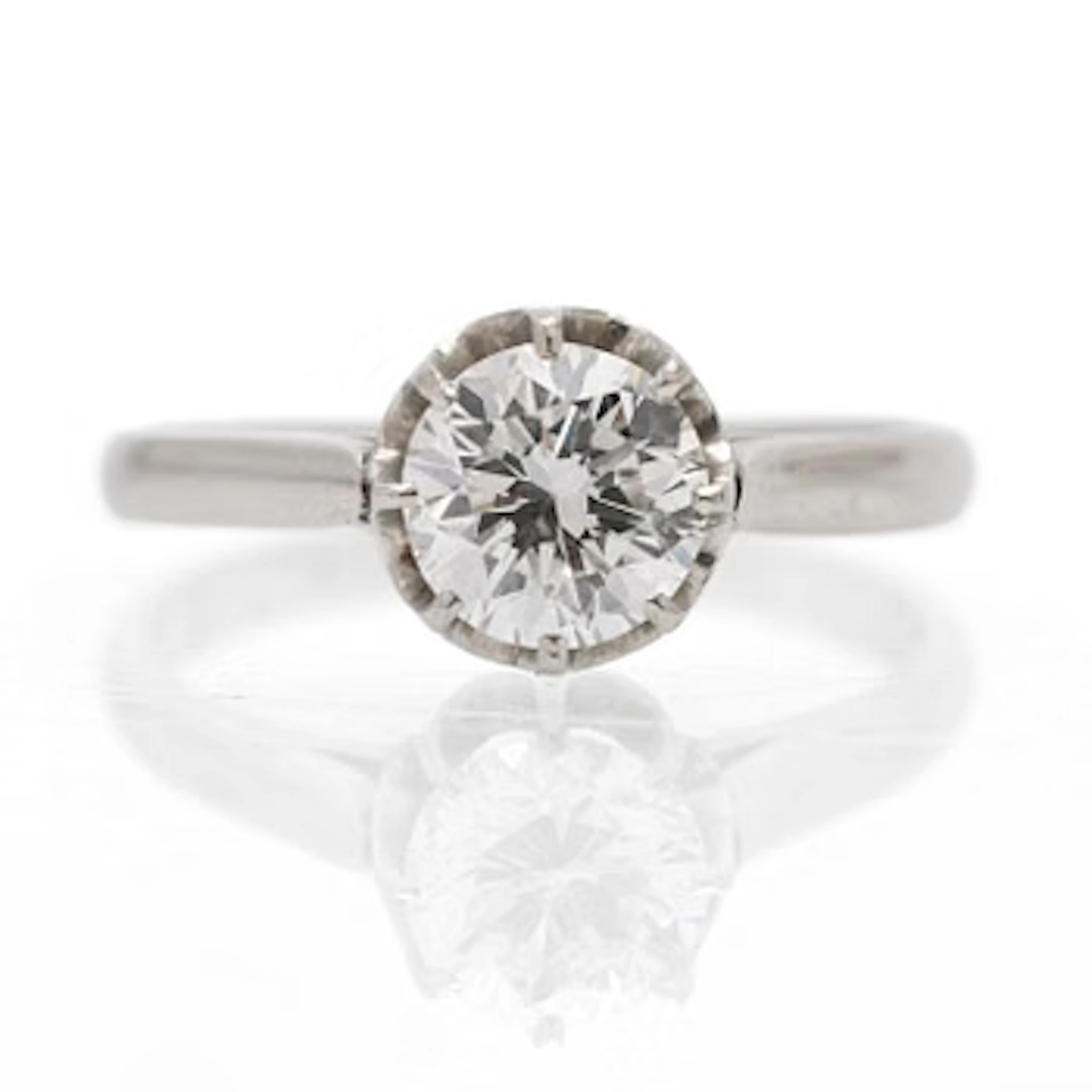 18K white gold solitaire ring with a diamond, France, 20th century.