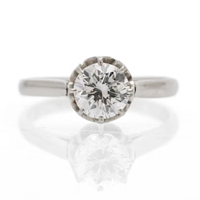18K white gold solitaire ring with a diamond, France, 20th century.