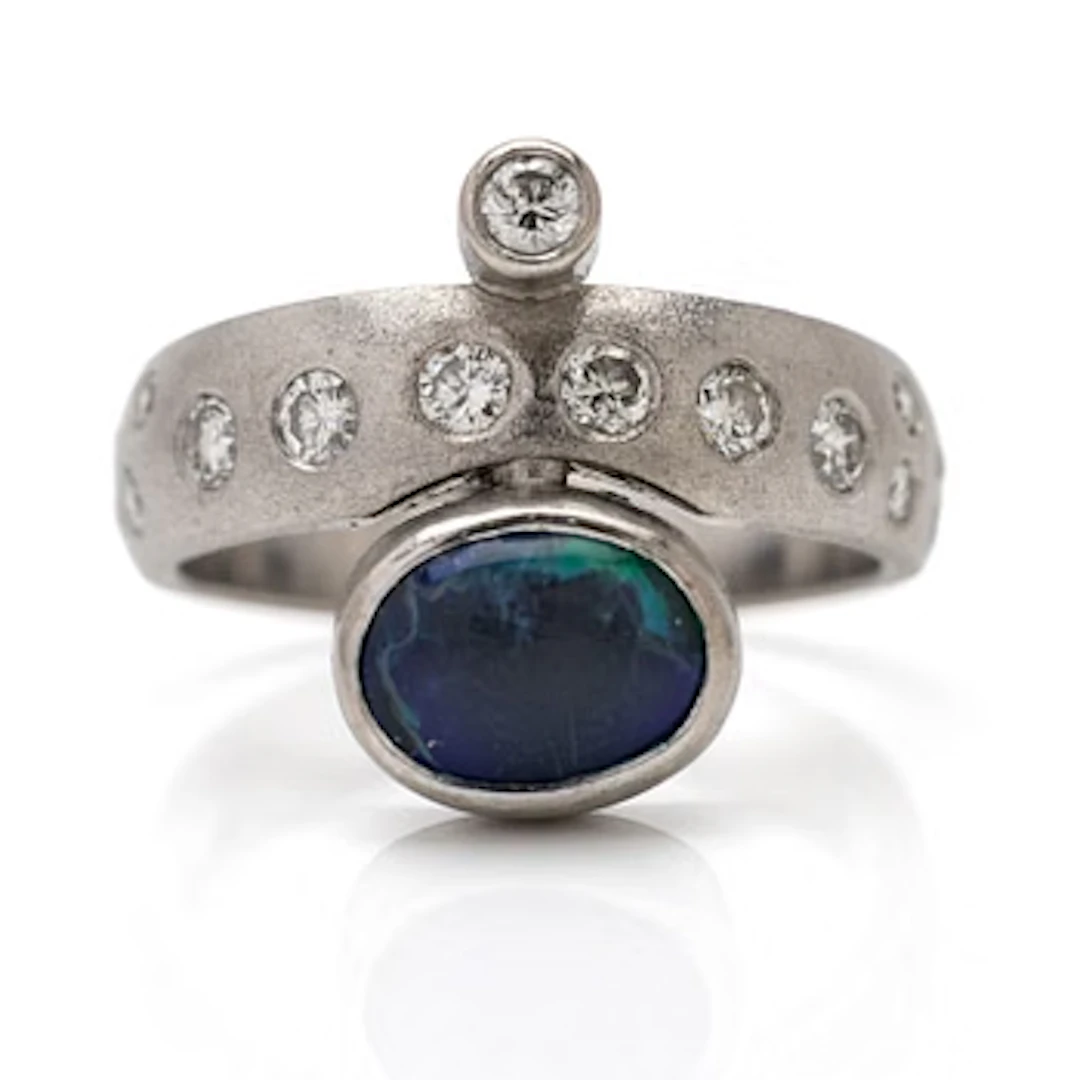 Evert Lindberg, 18K white gold ring with diamonds and opal triplet