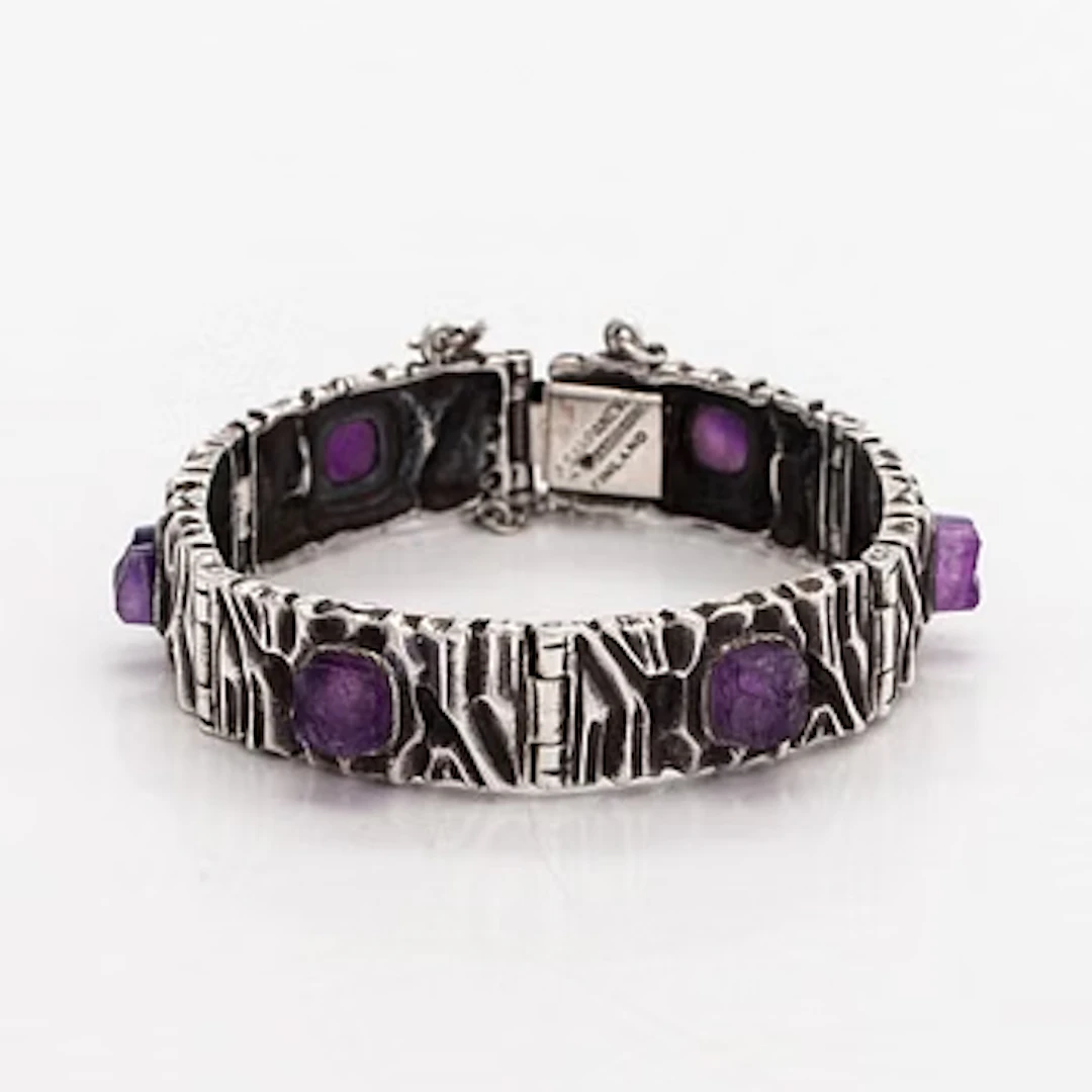 Pentti Sarpaneva, Bracelet, amethysts, silver, Turku 1970.