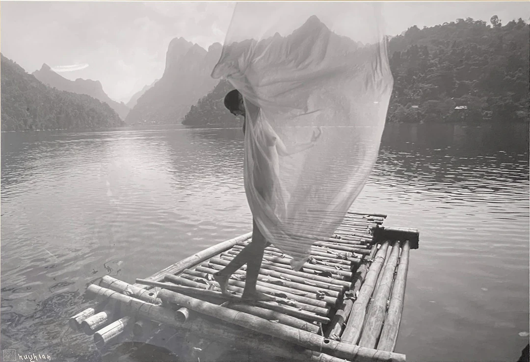 Lady on Raft - Tran Huy Hoan