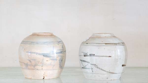 Two porcelain ginger pots, China, 18th century