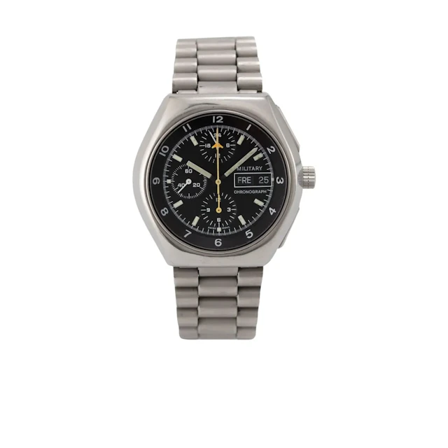 Äußerst attraktiver Neo-Vintage Fliegerchronograph mit Tag-/Datumsanzeige