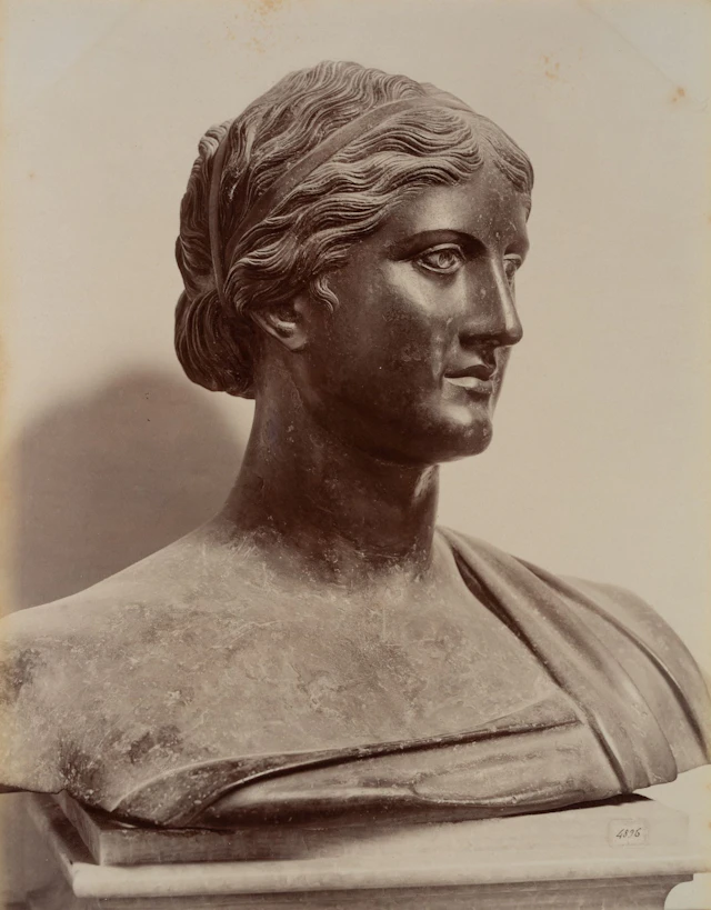 FRATELLI ALINARI (19th), Bust of Sappho, around 1880, albumen paper