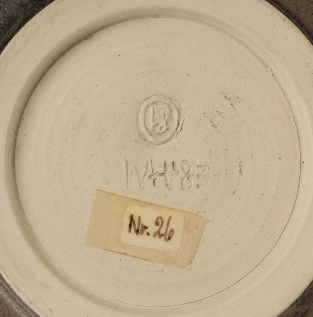 W. HEUFELDER (*1926), Brown vessel, 1983, stoneware Walter A. Heufelder