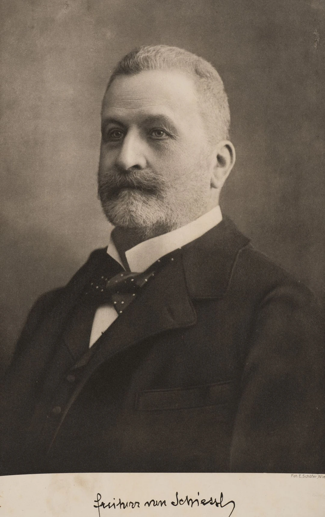 E. SCHÖFER (20th), Portrait of a gentleman, Photogravure Eugen Schöfer