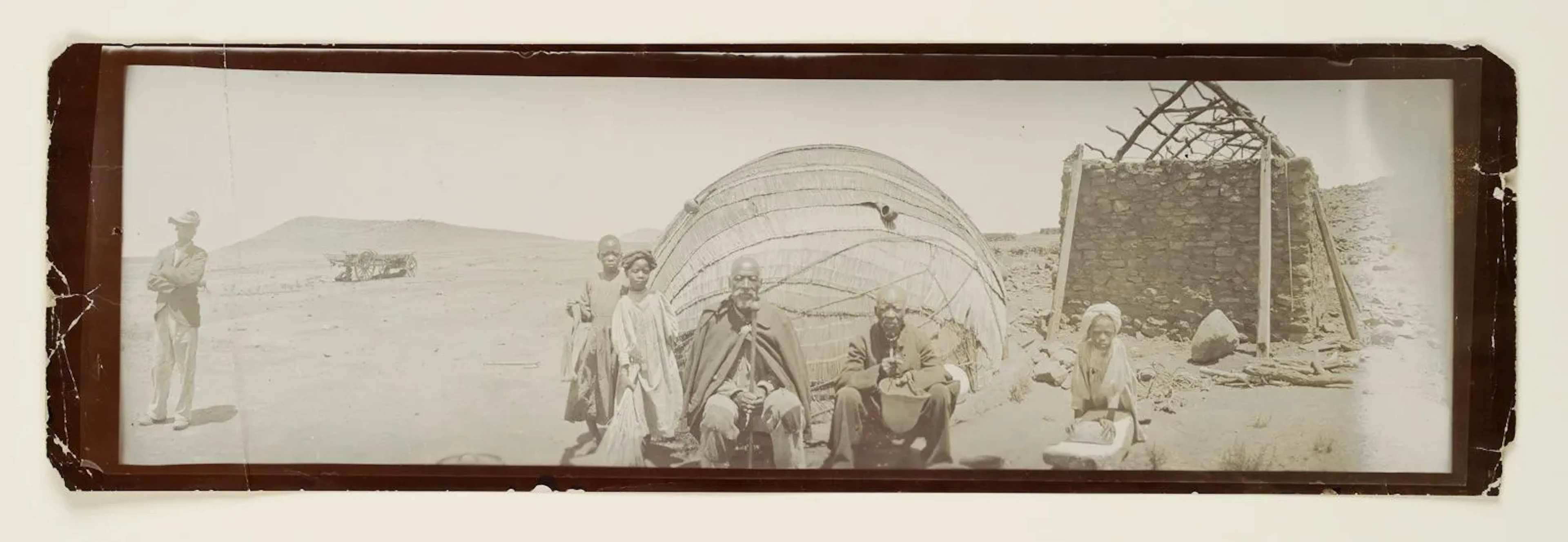 Unknown (20th), Residents of Bloemfortein, 1903, albumen paper print